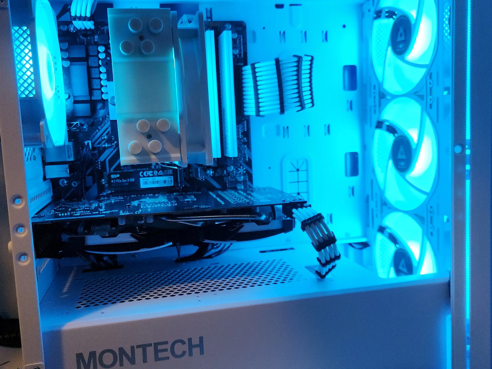 PRICE DROP!! Frosty Gaming Rig Ryzen 5/ 16GB / 1TB / RX 6600 8GB