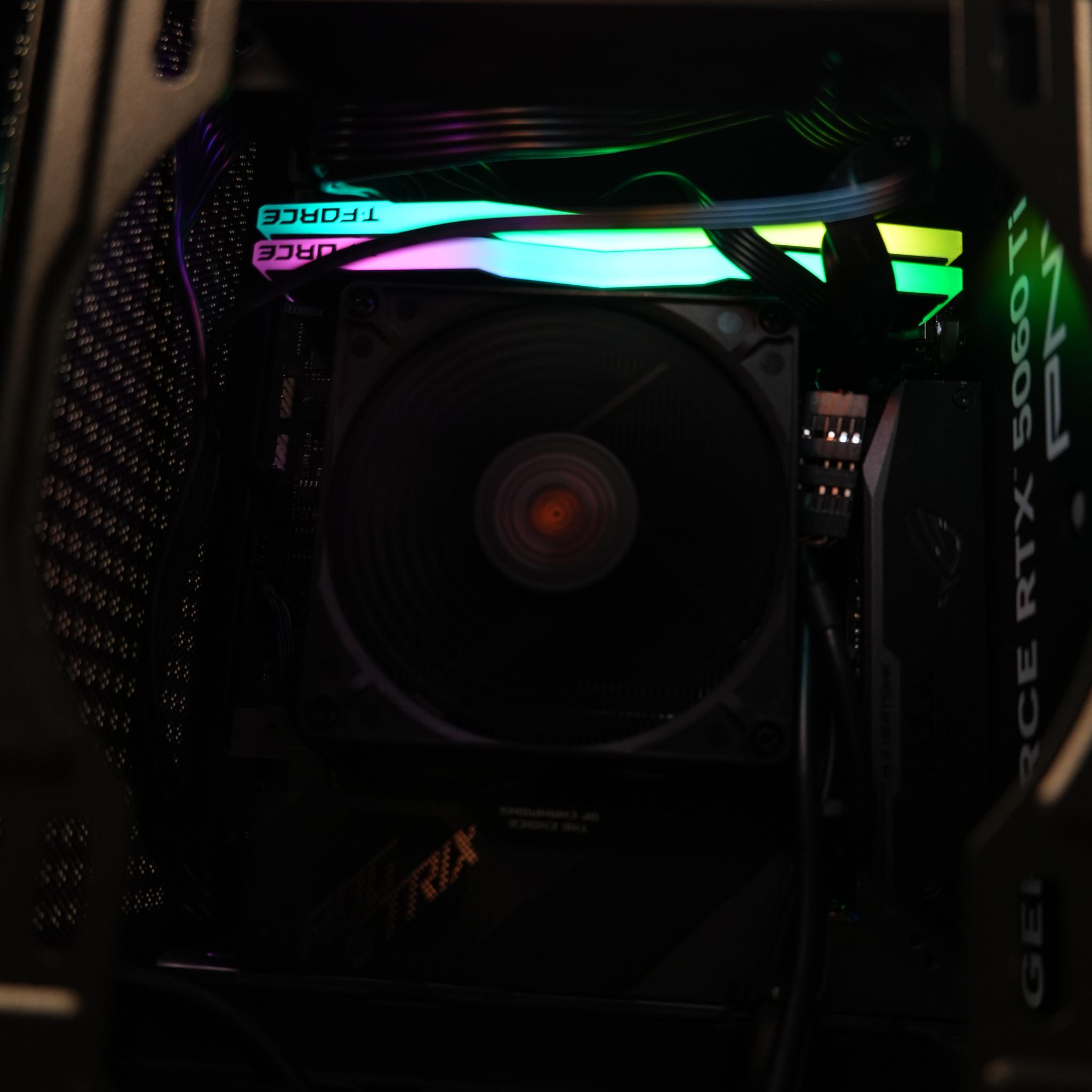 Looming Tower II | RYZEN 5 5600X | RTX 5060 TI 8G | 32GB DDR4 | 1TB NVME | WINDOWS 11 PRO + WIFI.BT