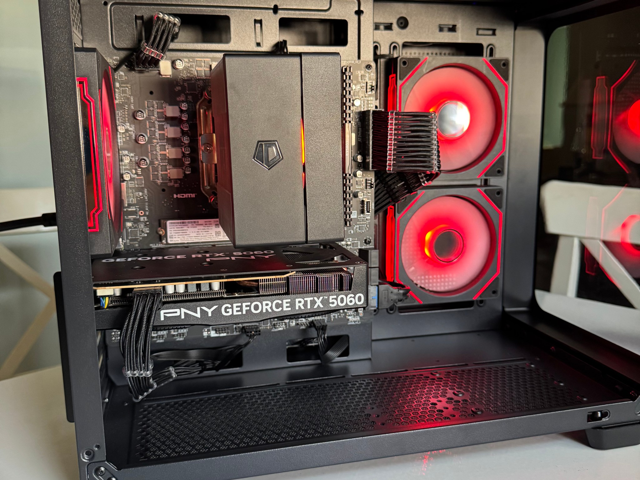 Black Gaming PC - 5060 8GB  - Ryzen 5 5600G  - 16GBs ram - 512GB Nvme