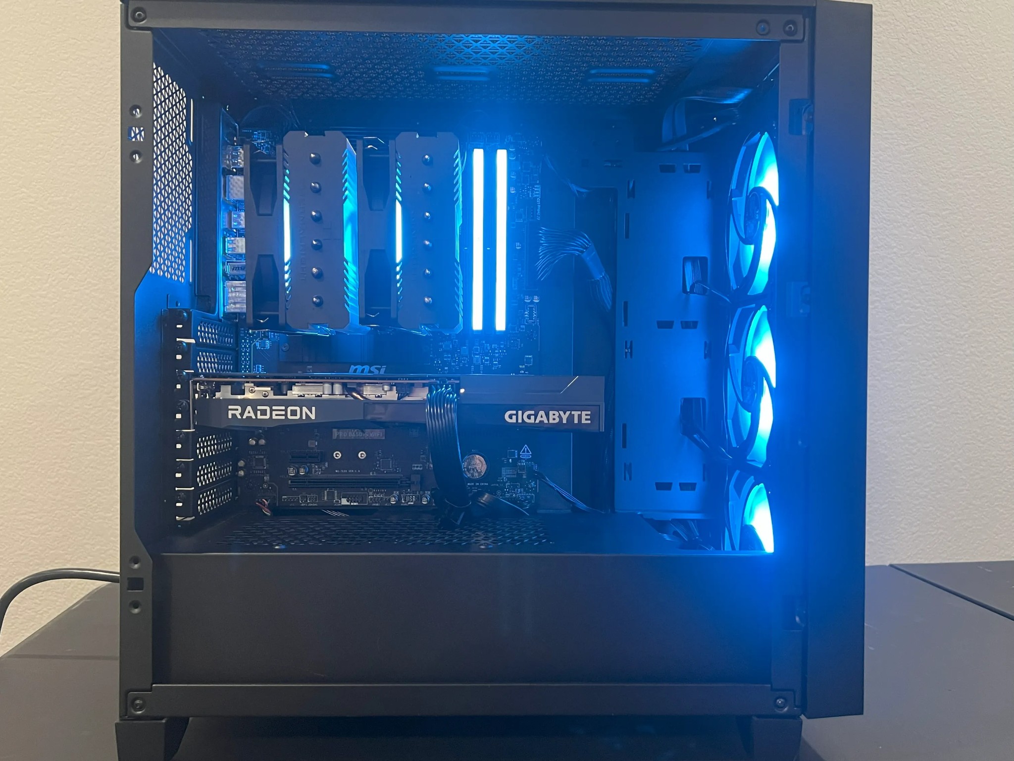 Beginner 1080p Gaming PC - Rx 6600 - Ryzen 5  7600x - 16 gb RAM