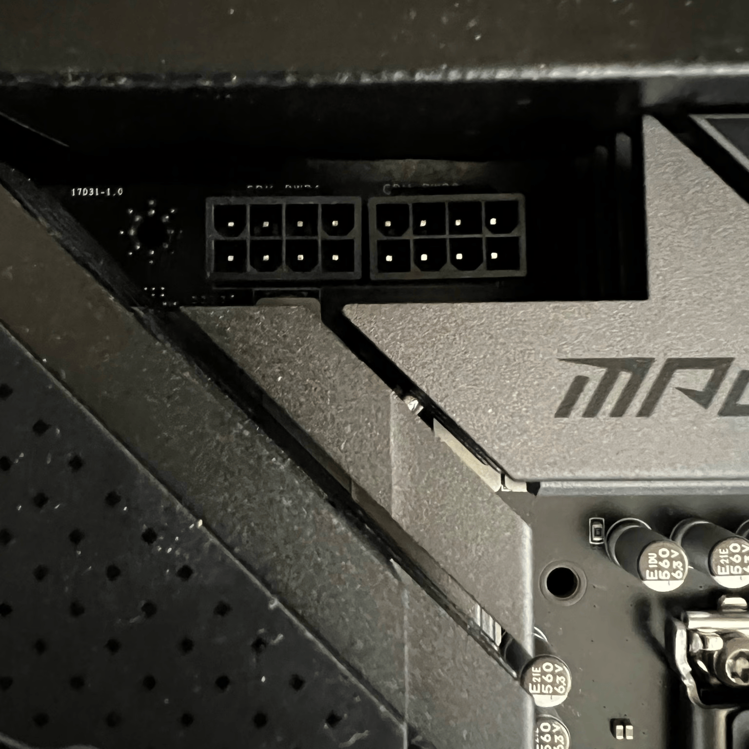 MSI Z690 Edge WiFi DDR4 Motherboard (READ DESCRIPTION)