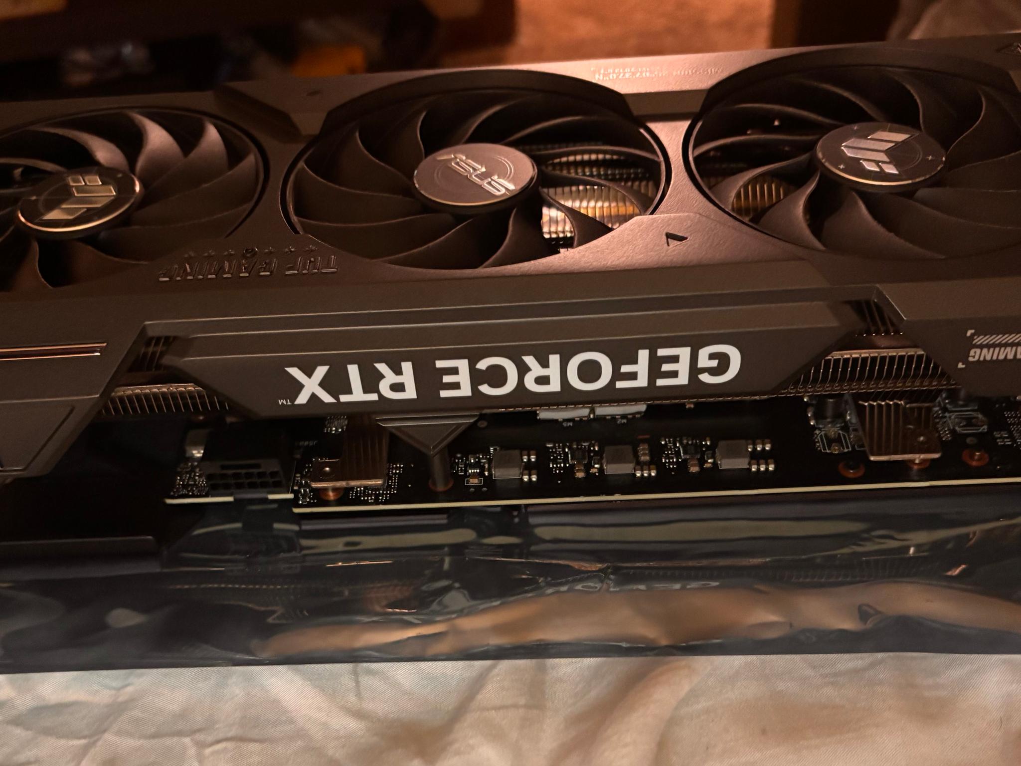 ASUS TUF GAMING GeForce RTX 4070 Ti SUPER - Image 4