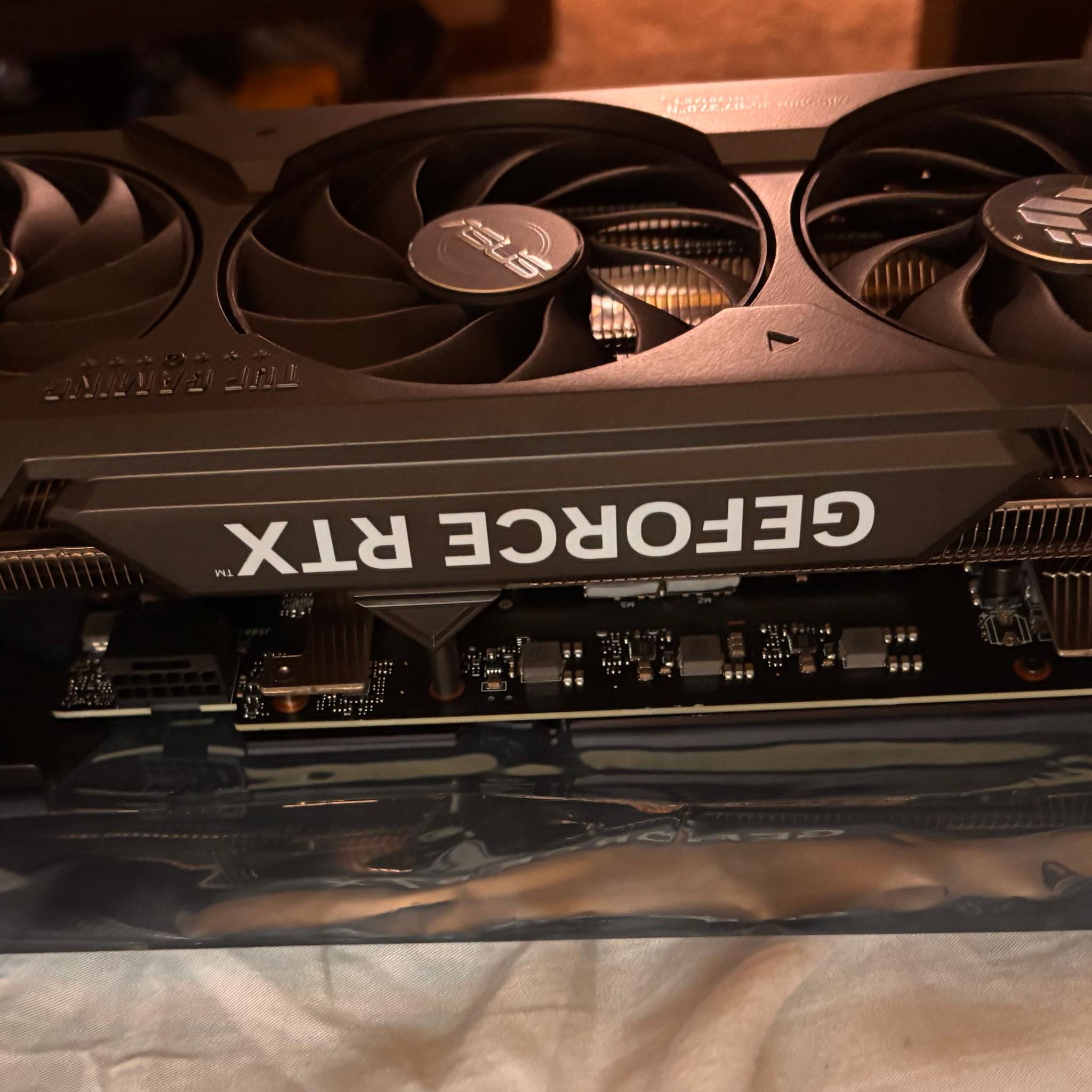 ASUS TUF GAMING GeForce RTX 4070 Ti SUPER