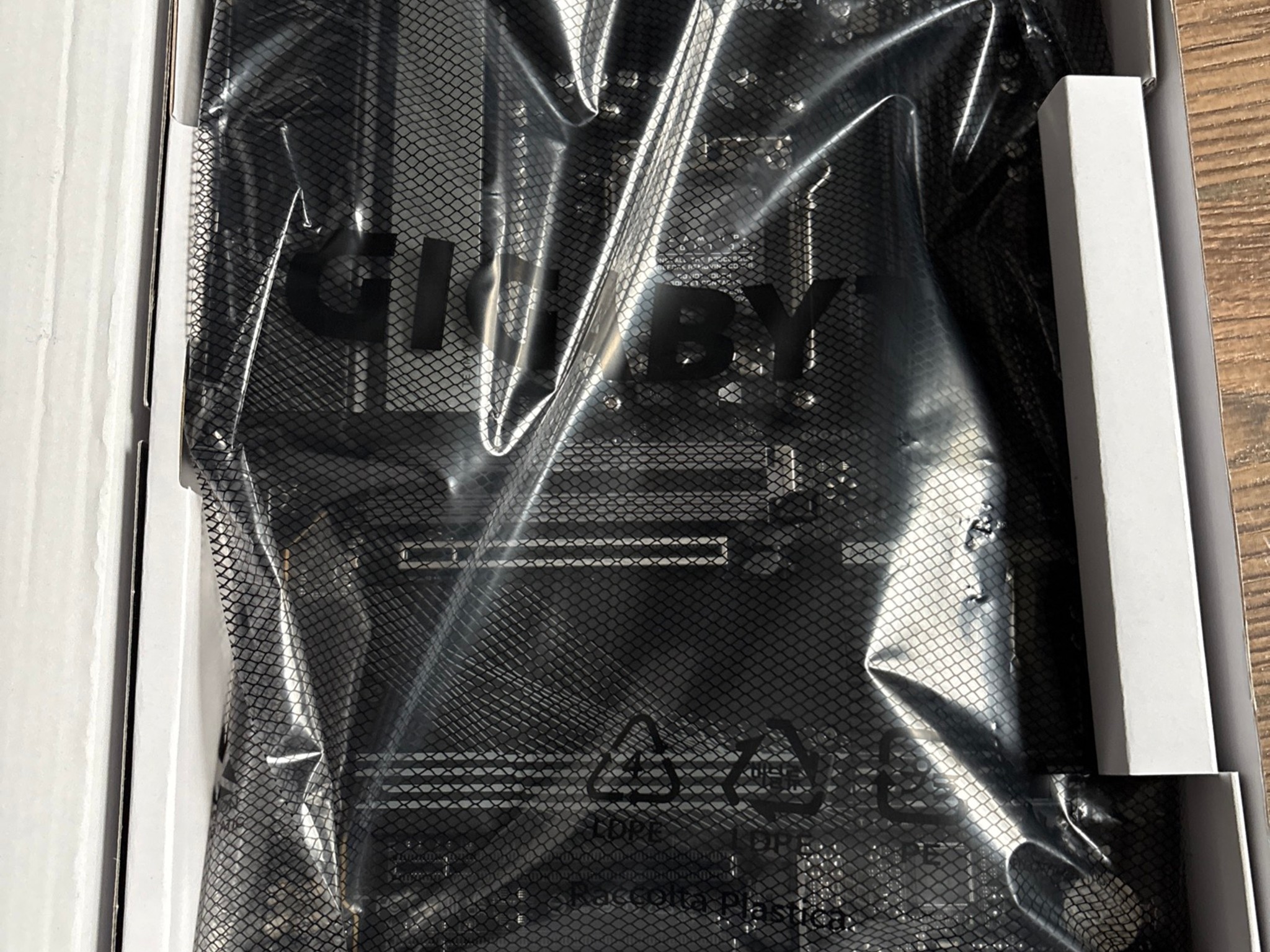 B650 Aorus Elite AX Gaming Motherboard