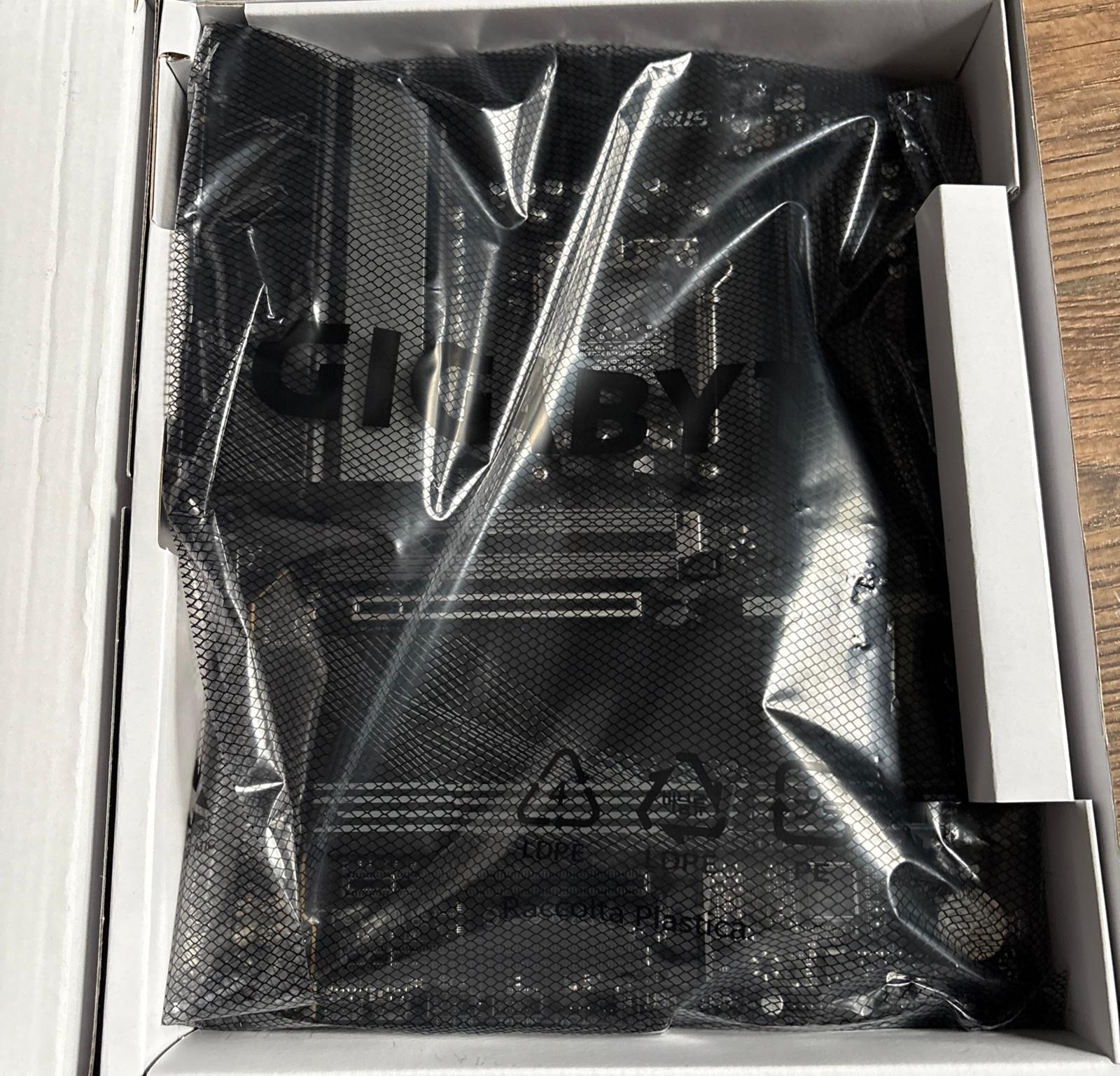 B650 Aorus Elite AX Gaming Motherboard
