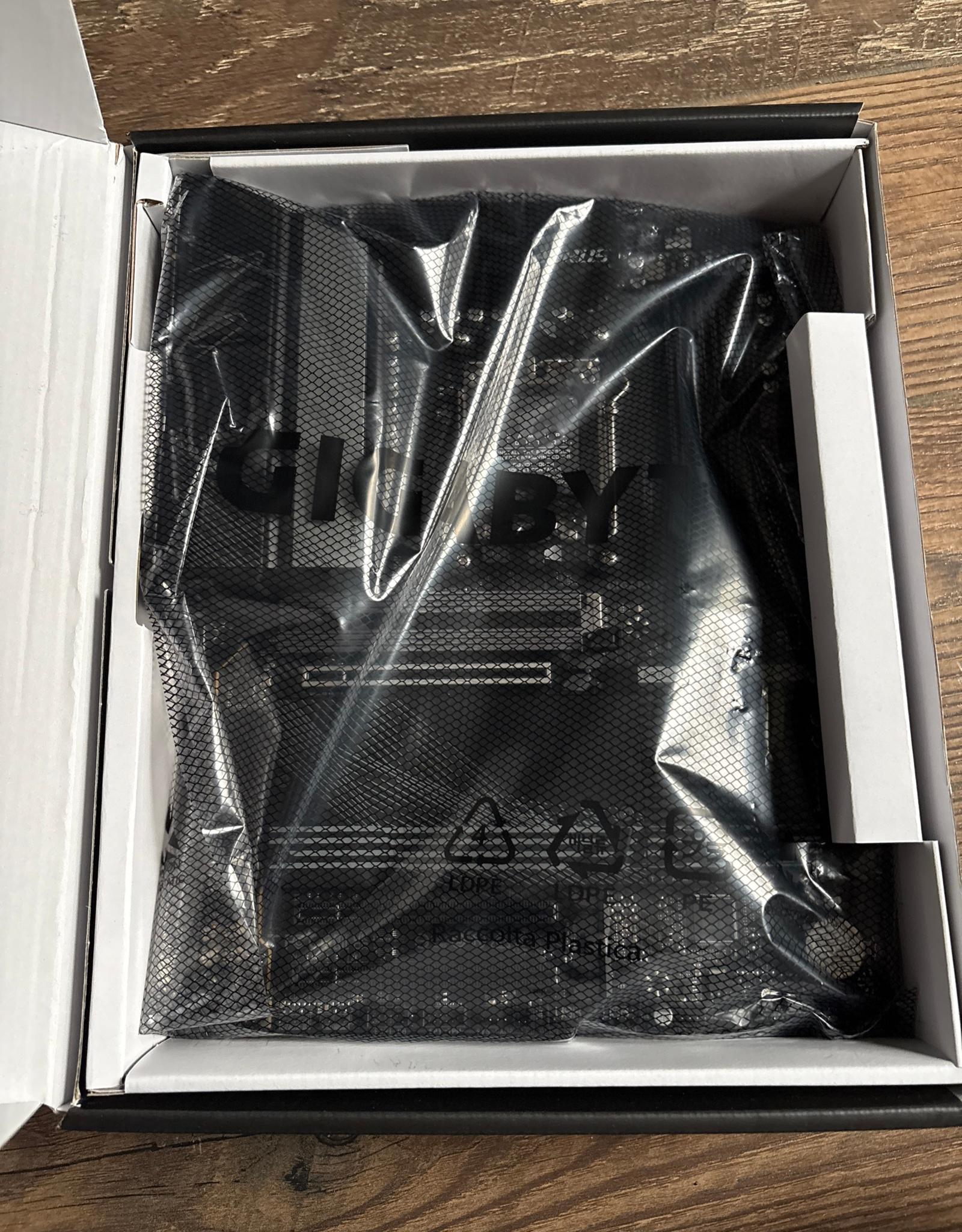 B650 Aorus Elite AX Gaming Motherboard