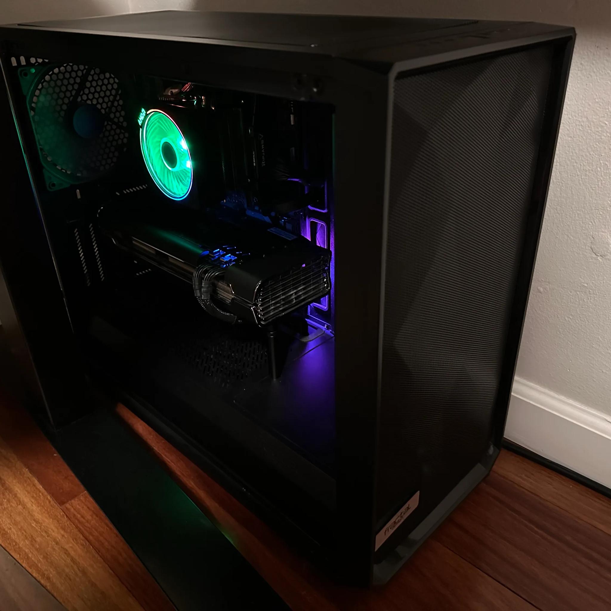 Ryzen 3700X 16GB DDR4 Radeon XFX RX 5700 XT