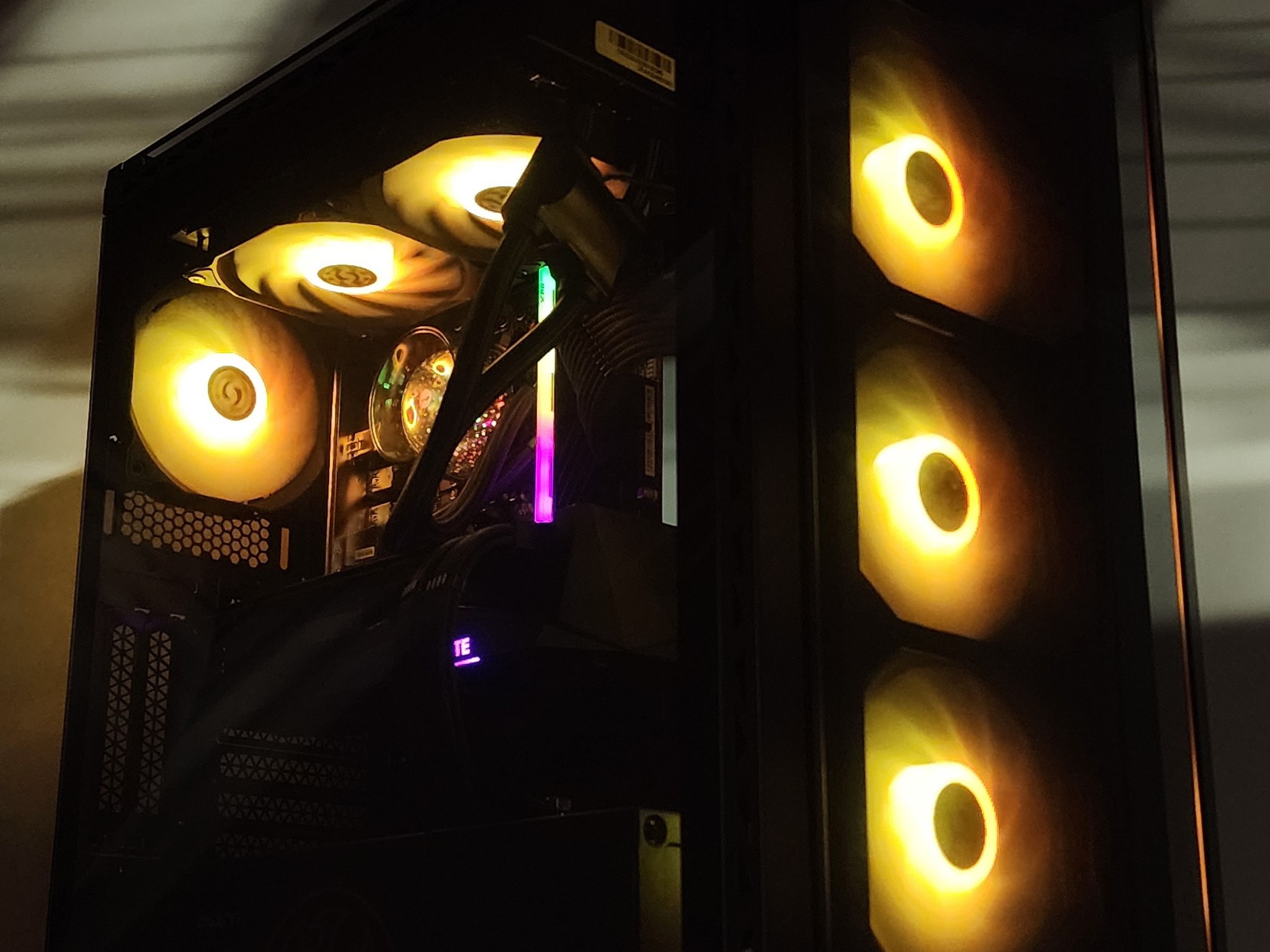 Gaming PC Ryzen 5 9600X 16GB RAM 1TB SSD RX 6800 XT 16GB Windows 11 Computer