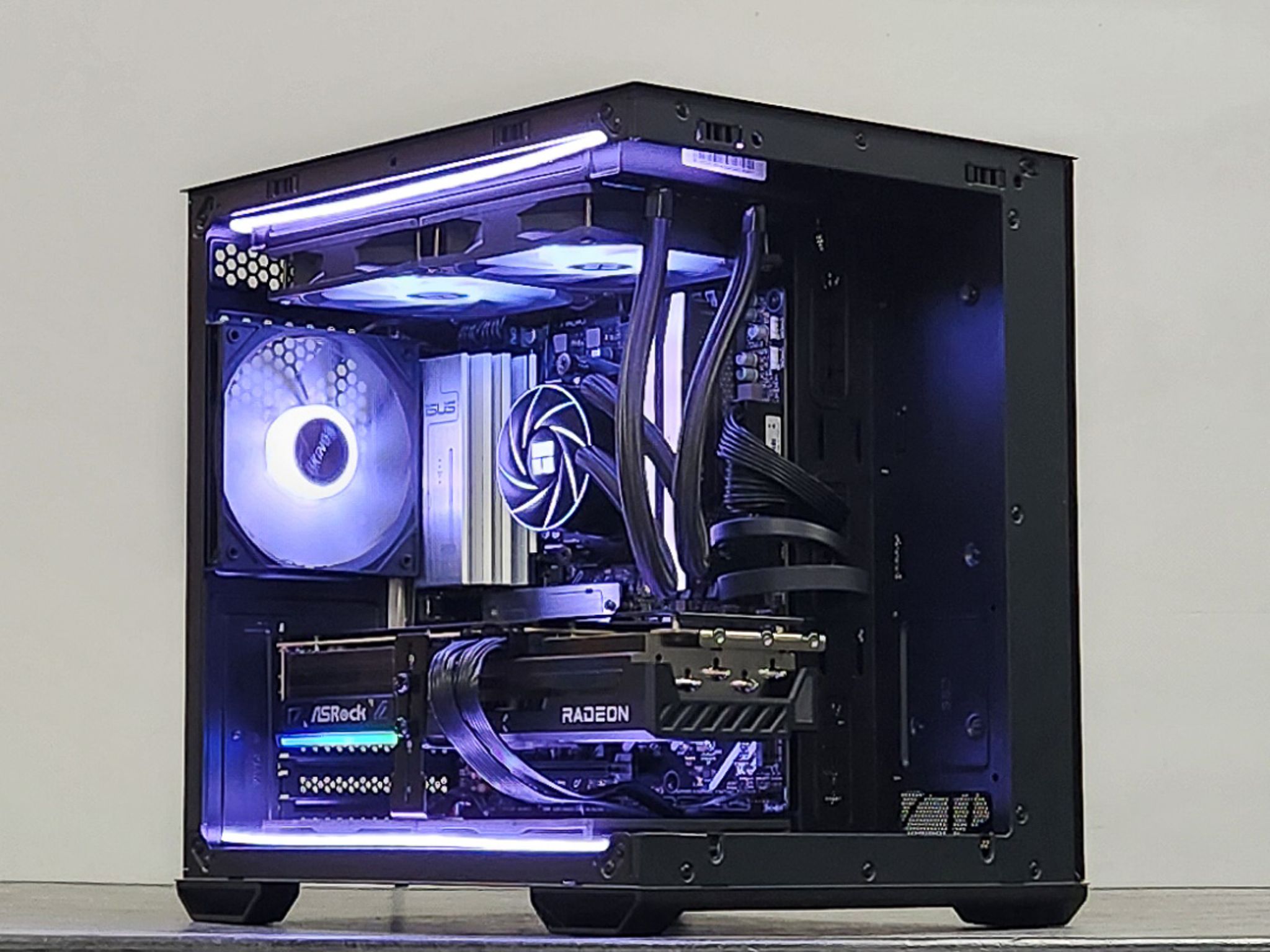 RX 9070 XT | Ryzen 7 7800X3D | Custom Liquid Cooled Gaming PC | 2TB SSD | 32GB DDR5 | Win 11 Pro
