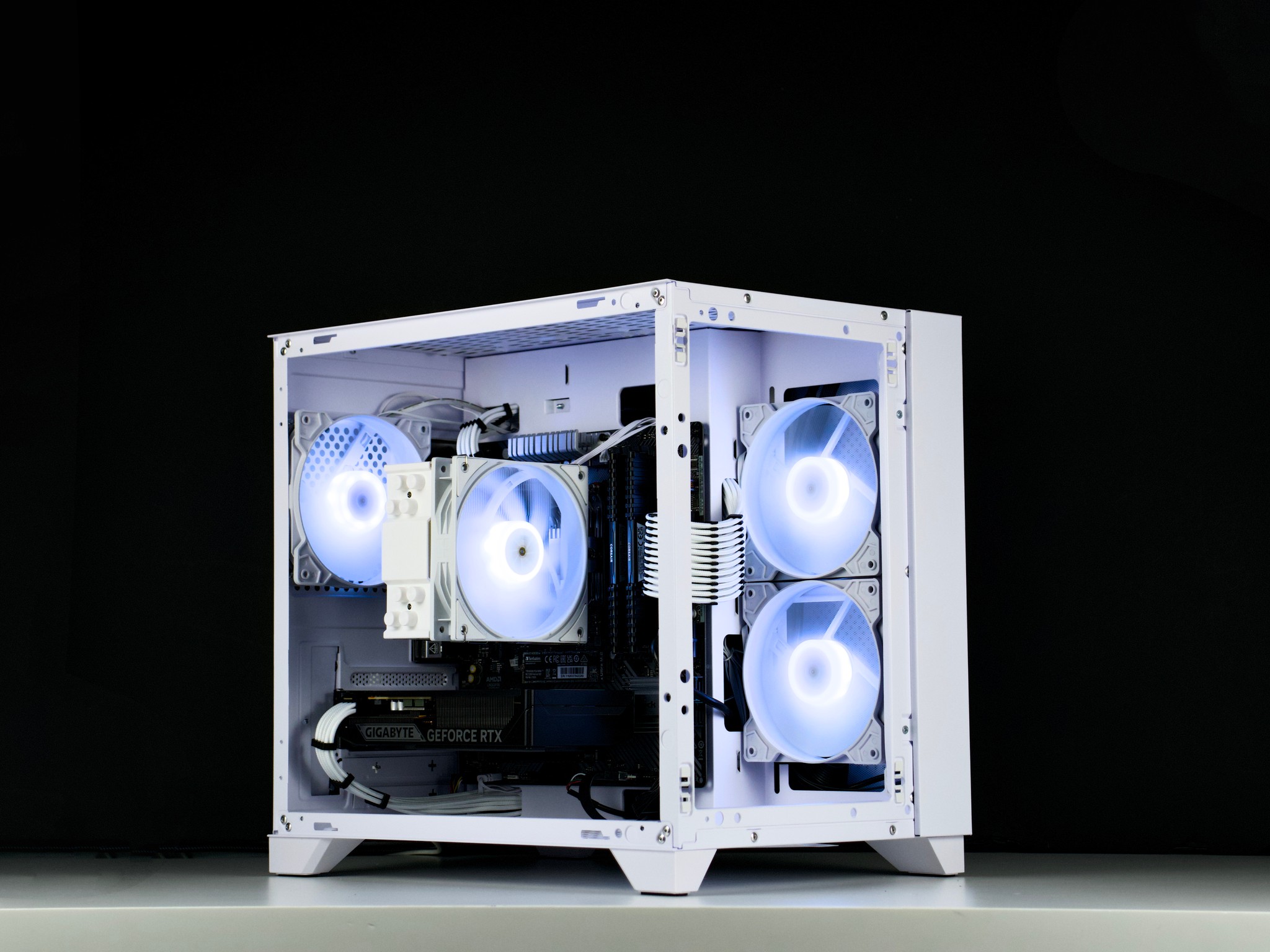 🧊❄️🧊 White Gaming PC – RTX 5060 , Ryzen 5 5600X, 32GB RAM, 1TB SSD - WiFi, BlueTooth 🧊❄️🧊