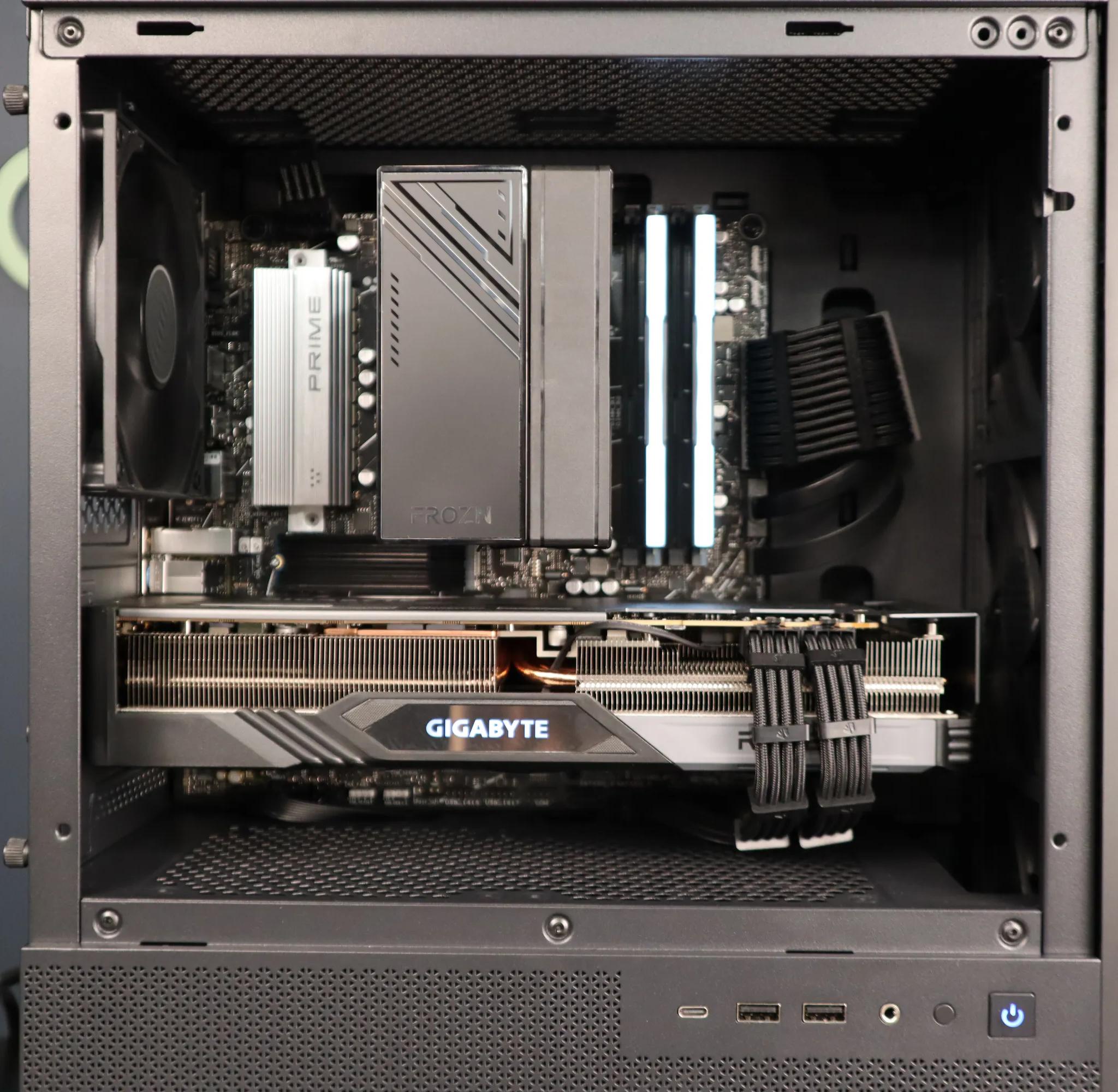 New Gaming PC | Ryzen 5 9600X | RX 7700XT | 32GB RAM | 1TB | WiFi | All Brand New
