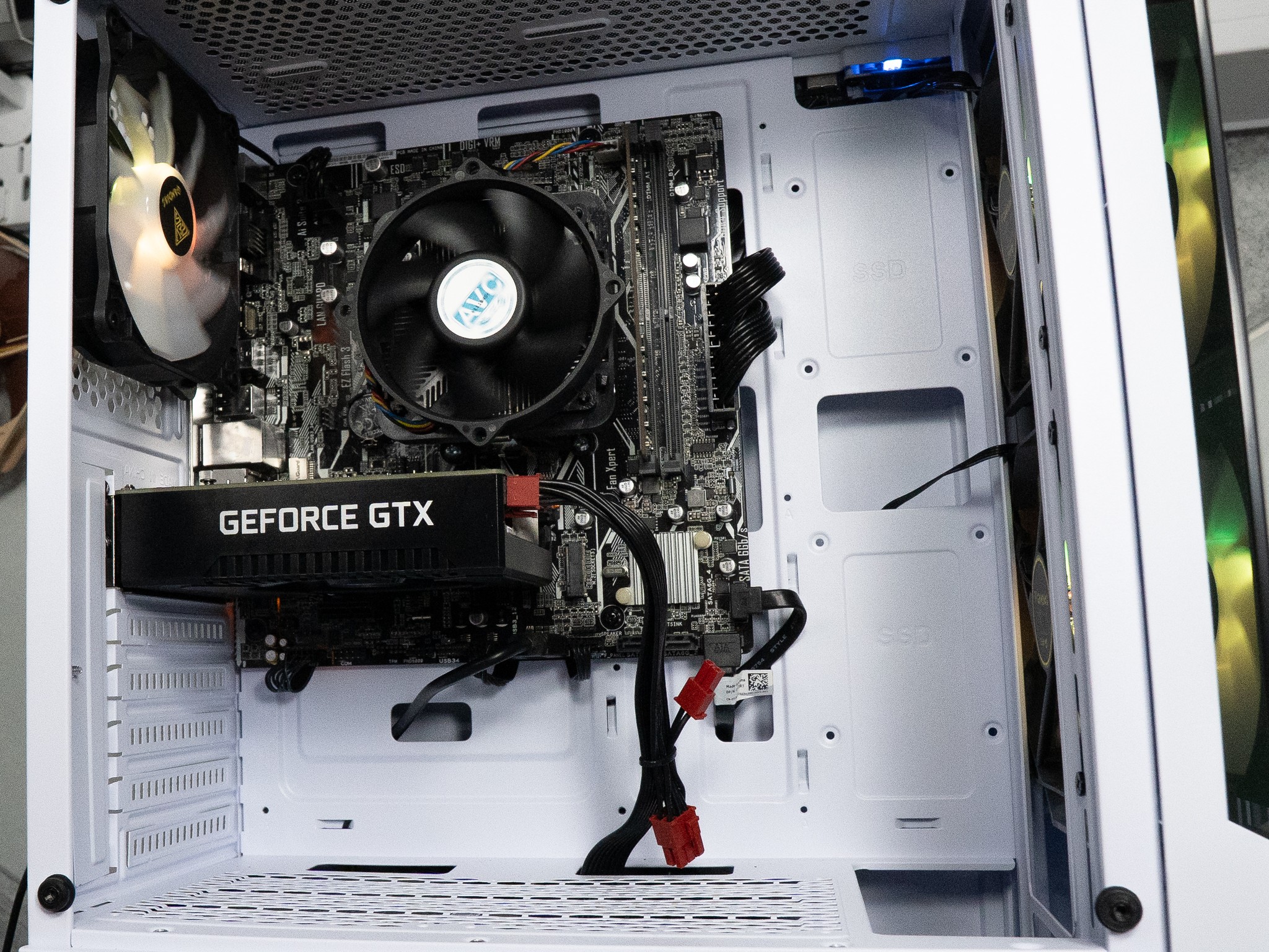 ❄️🌨 | GTX 1660 SUPER | RYZEN 5 2600 | 16GB DDR4 RAM | 1.24TB