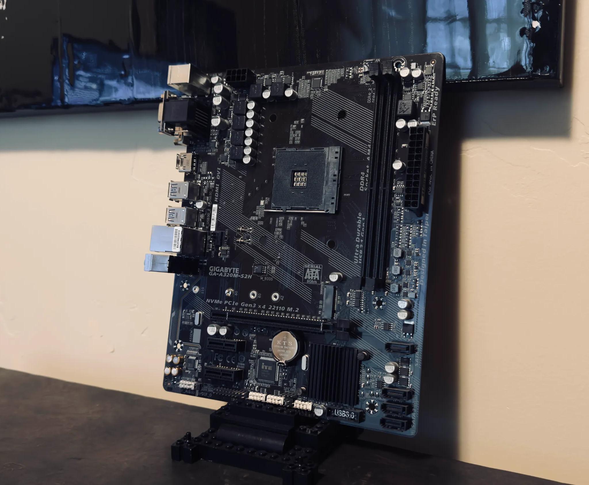 Gigabyte A320M-S2H Micro-ATX AM4 Motherboard