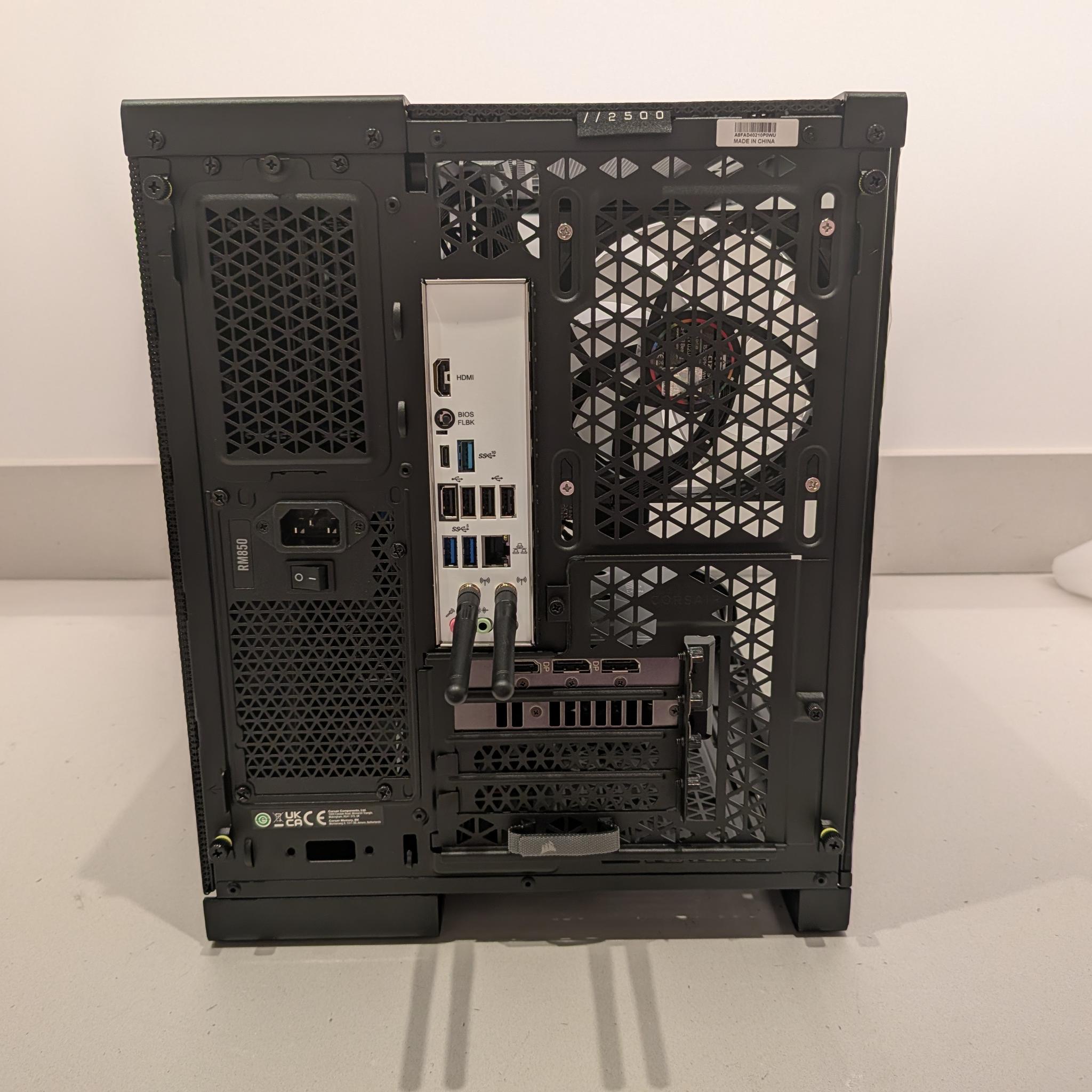 1440p Cube Rex - RX 9060 XT 16GB, Ryzen 5 7600, 32 GB DDR5, 2 TB Gen 4, RGB