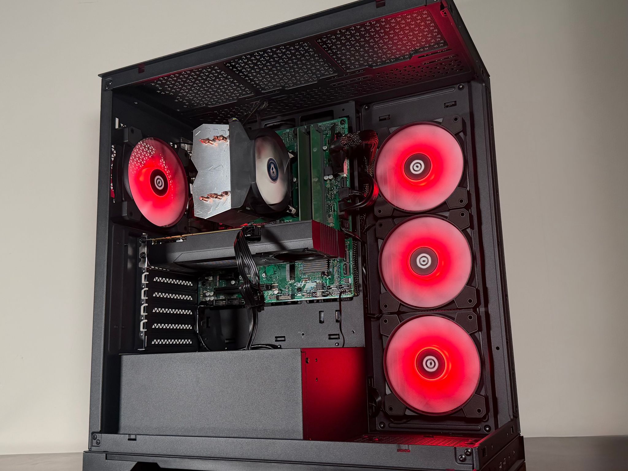👽Value 1080p Monster👽 i7 7700 | GTX 1070 | 16GB RAM | 1.25TB Storage