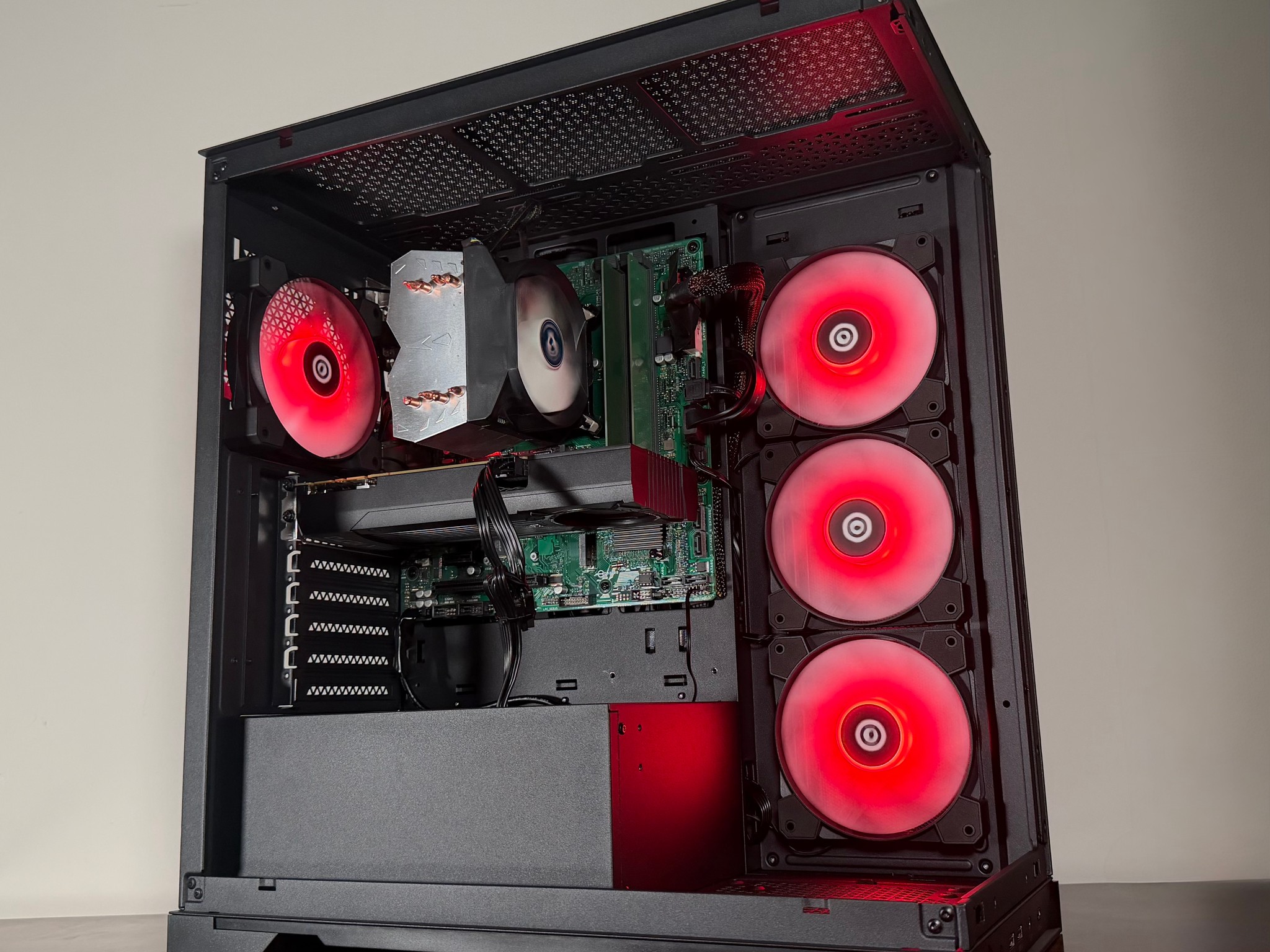 👽Value 1080p Monster👽 i7 7700 | GTX 1070 | 16GB RAM | 1.25TB Storage