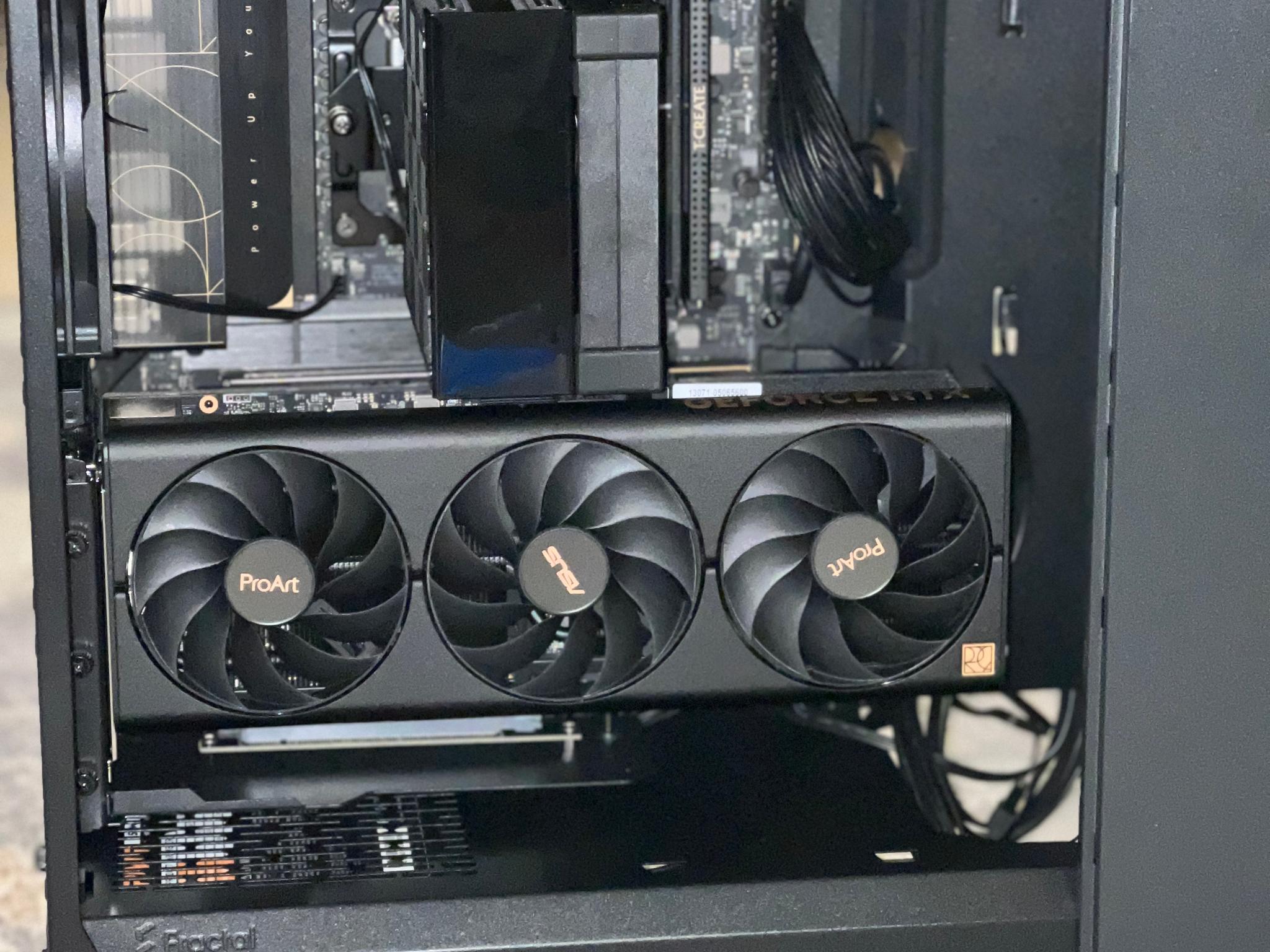 Asus ProArt GeForce RTX 4070 SUPER