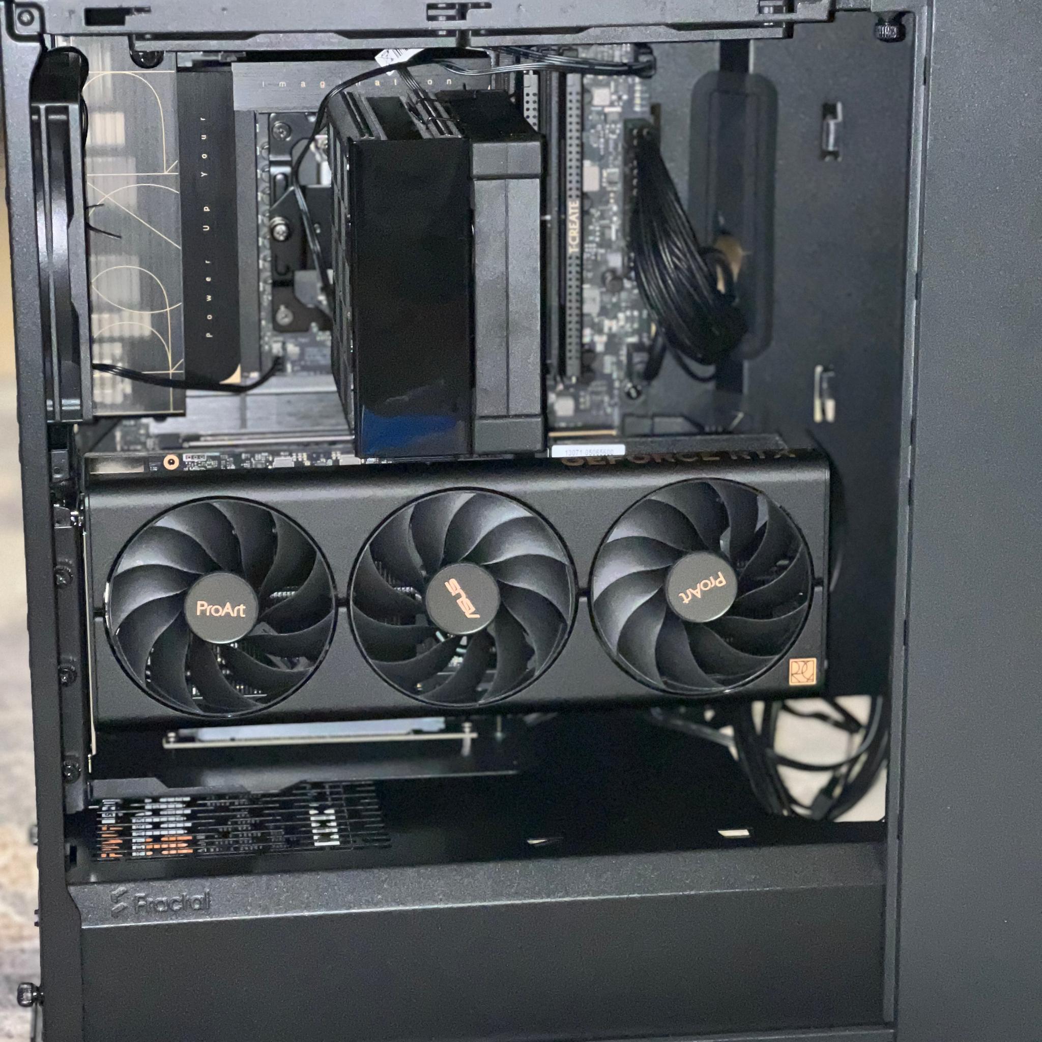 Asus ProArt GeForce RTX 4070 SUPER
