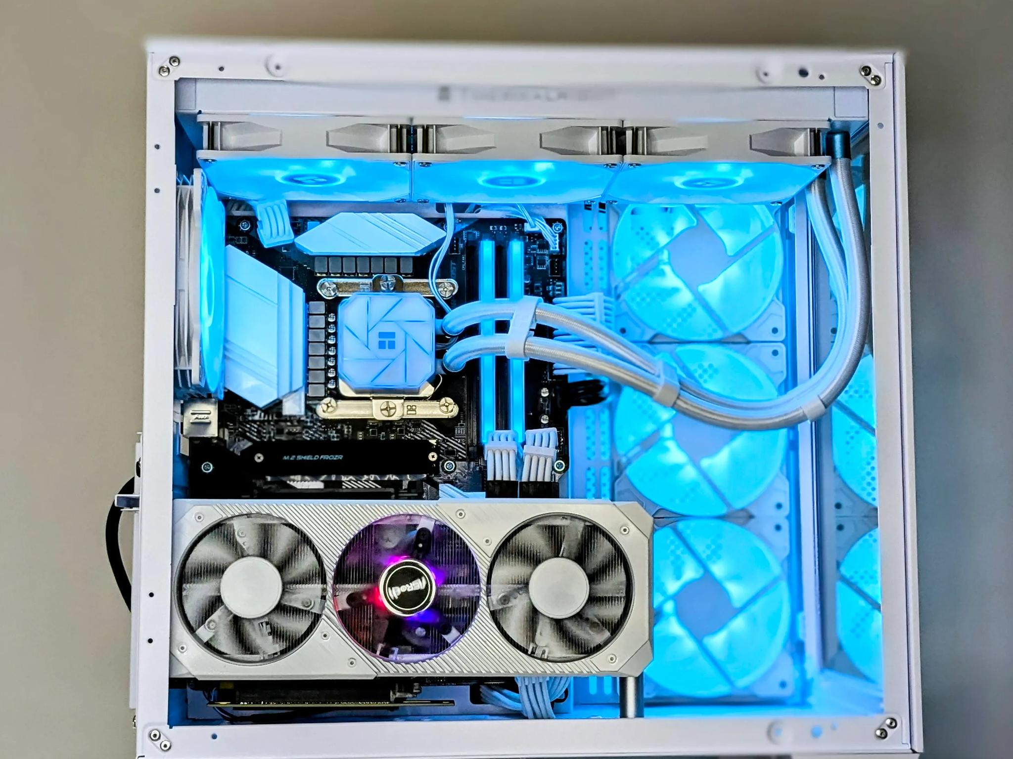 🤍 Liquid Cooled💧⚪️I5-10th GEN/Z490-A PRO🚀⚪️RX 5700XT⚪️1TB NVMe⚪️16GB RAM⚪️Windows 11 Pro