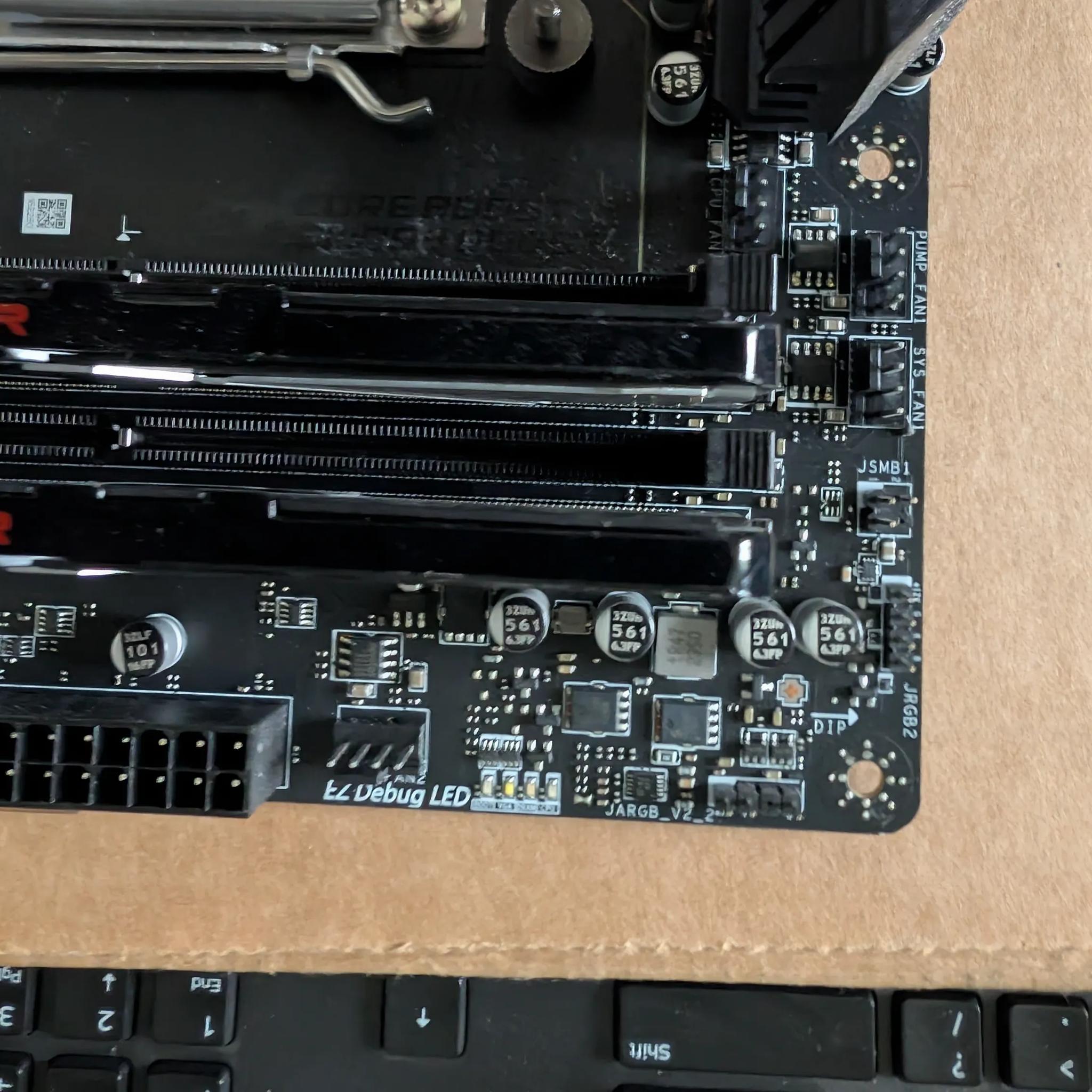 MSI B650 Tomahawk Wifi, Ryzen 7600x, 32gb DDR5 ram, dual 512gb GEN 3 SSDs and 360mm DEEPCOOL LD360