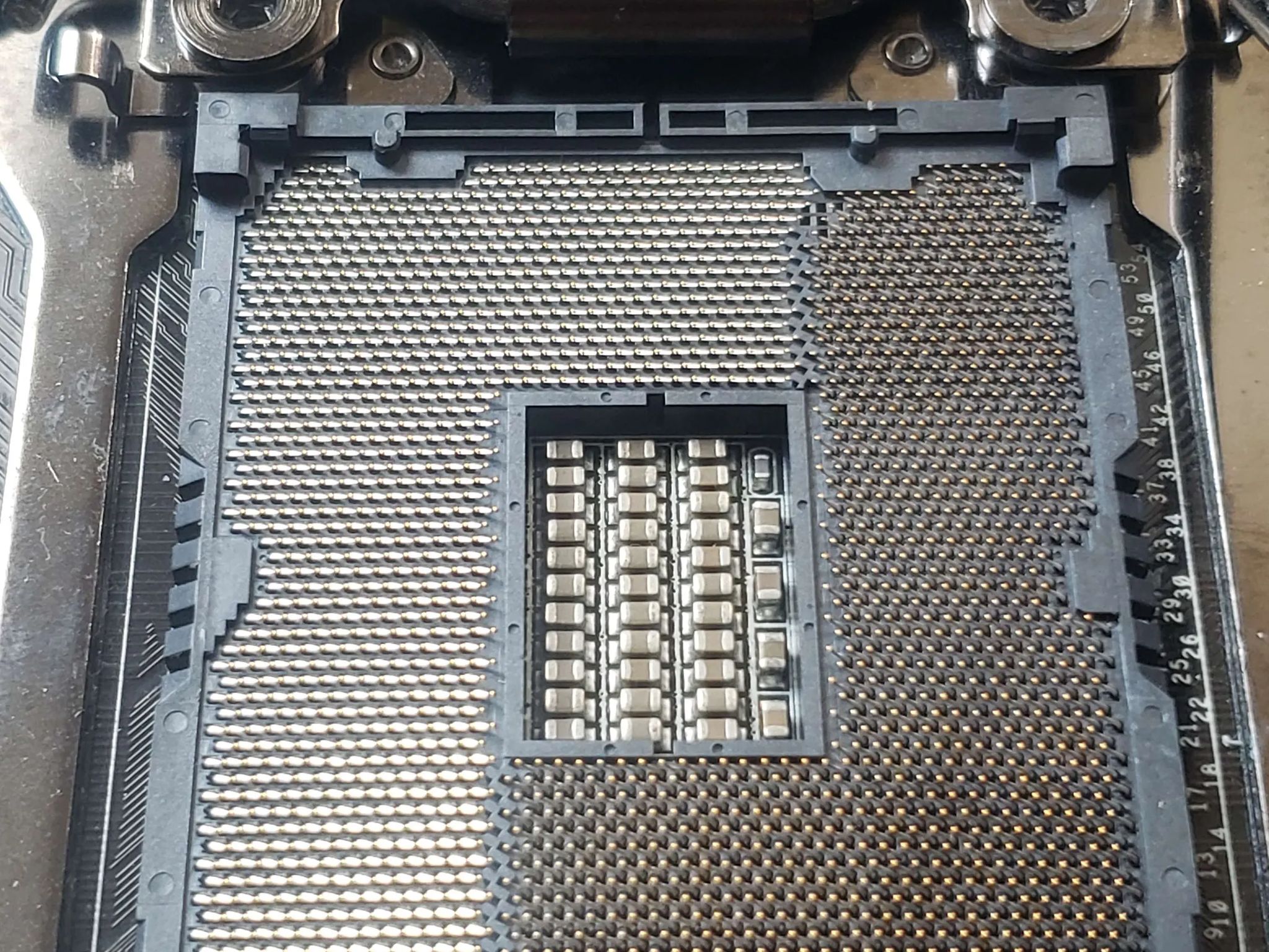 Asrock X79 Extreme9 Motherboard with E5-1620 CPU LGA2011 Socket with Original Box/Accessories