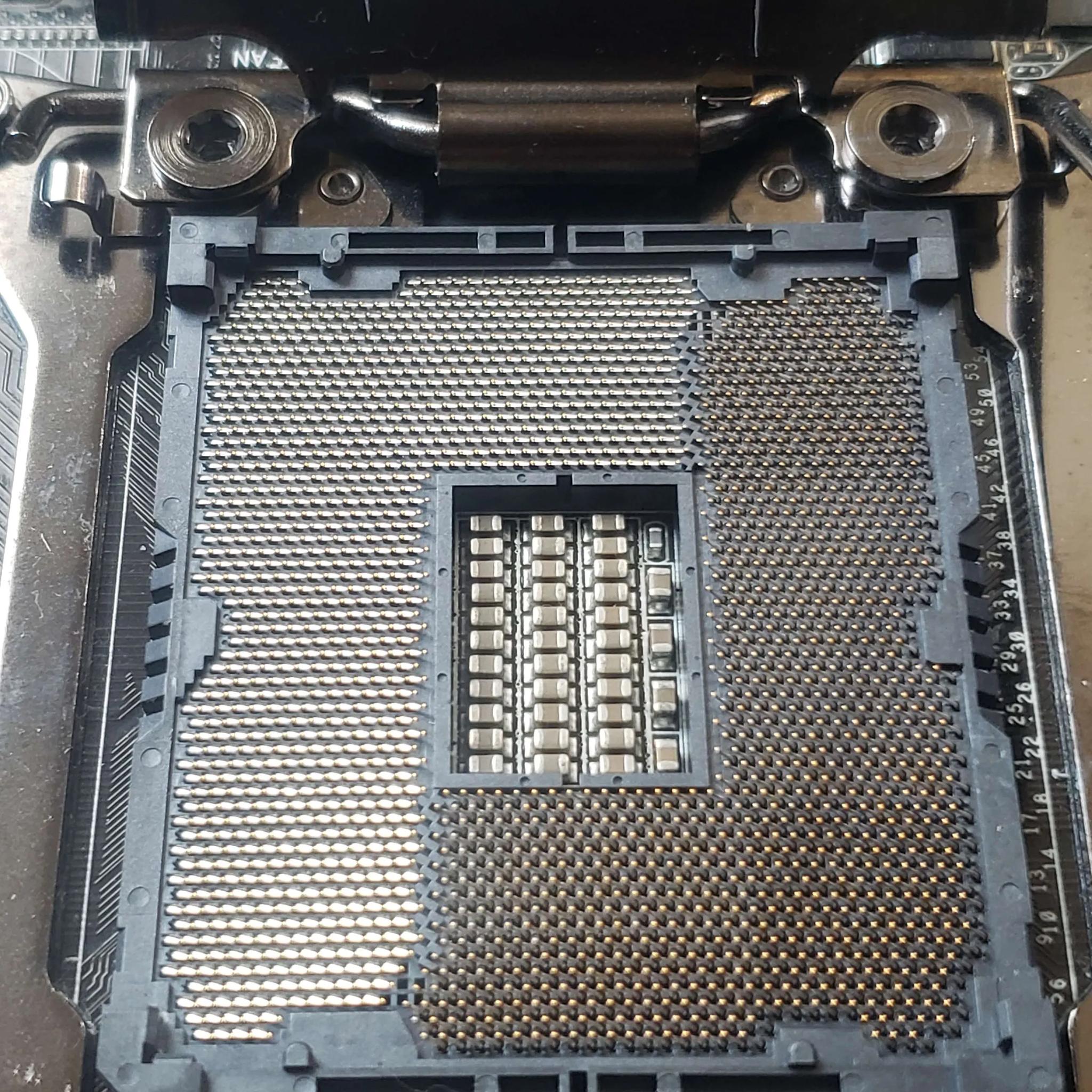 Asrock X79 Extreme9 Motherboard with E5-1620 CPU LGA2011 Socket with Original Box/Accessories