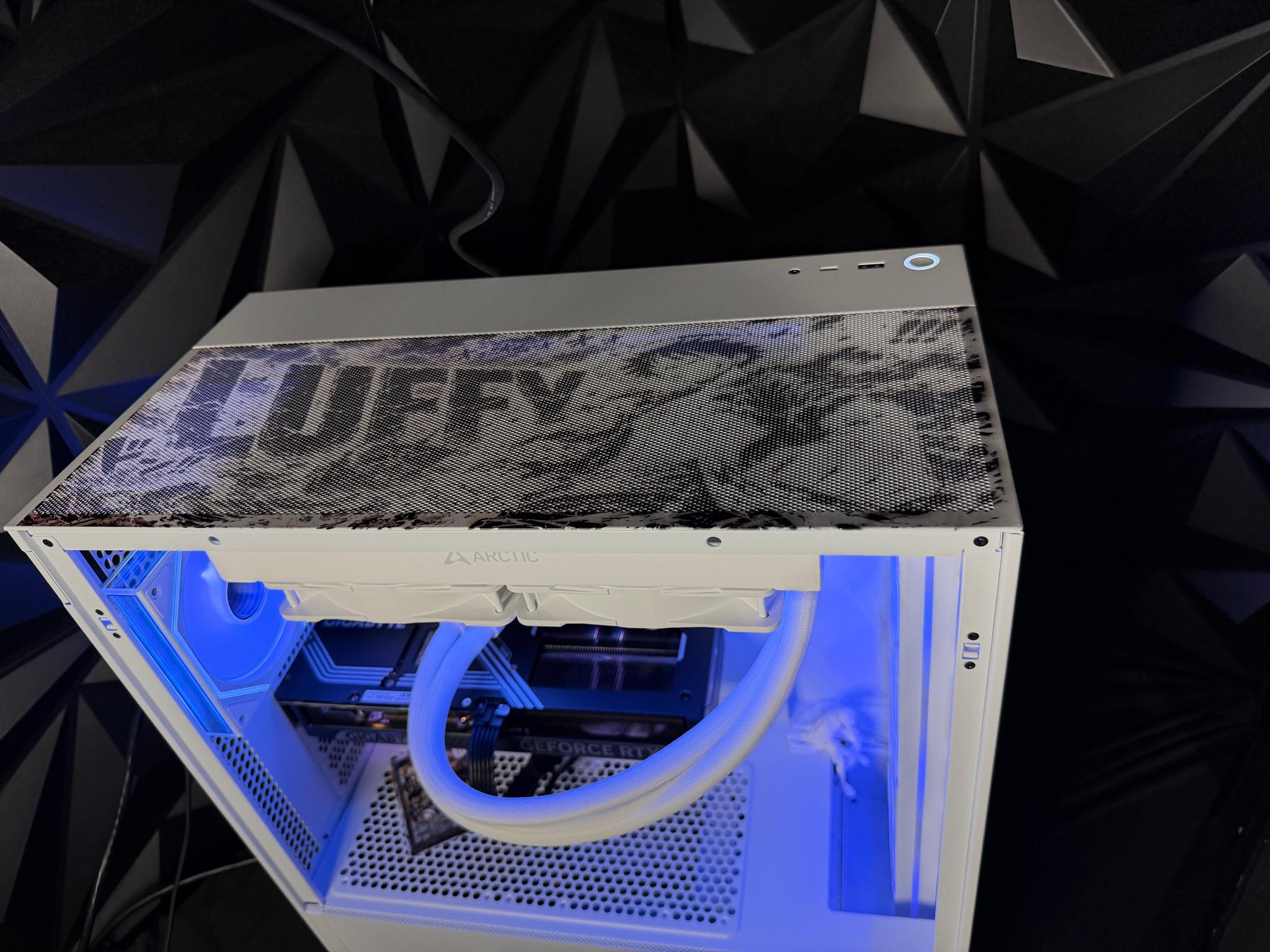 👑📖 MANGA KING 📖👑 Ryzen 9 7900X| RTX 5070| 32 GB DDR5 7200MHz| 2.75 TB NVMe| 850W Gold PSU