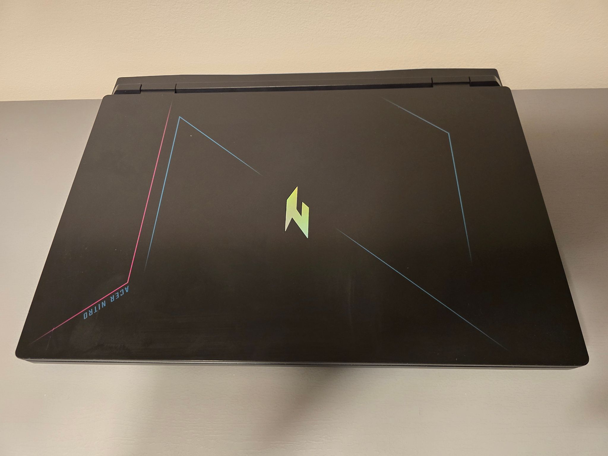 Share Acer Nitro 17 Ryzen 9 7940hs 32GB 1TB SSD RTX 4070 QHD 165hz - Excellent