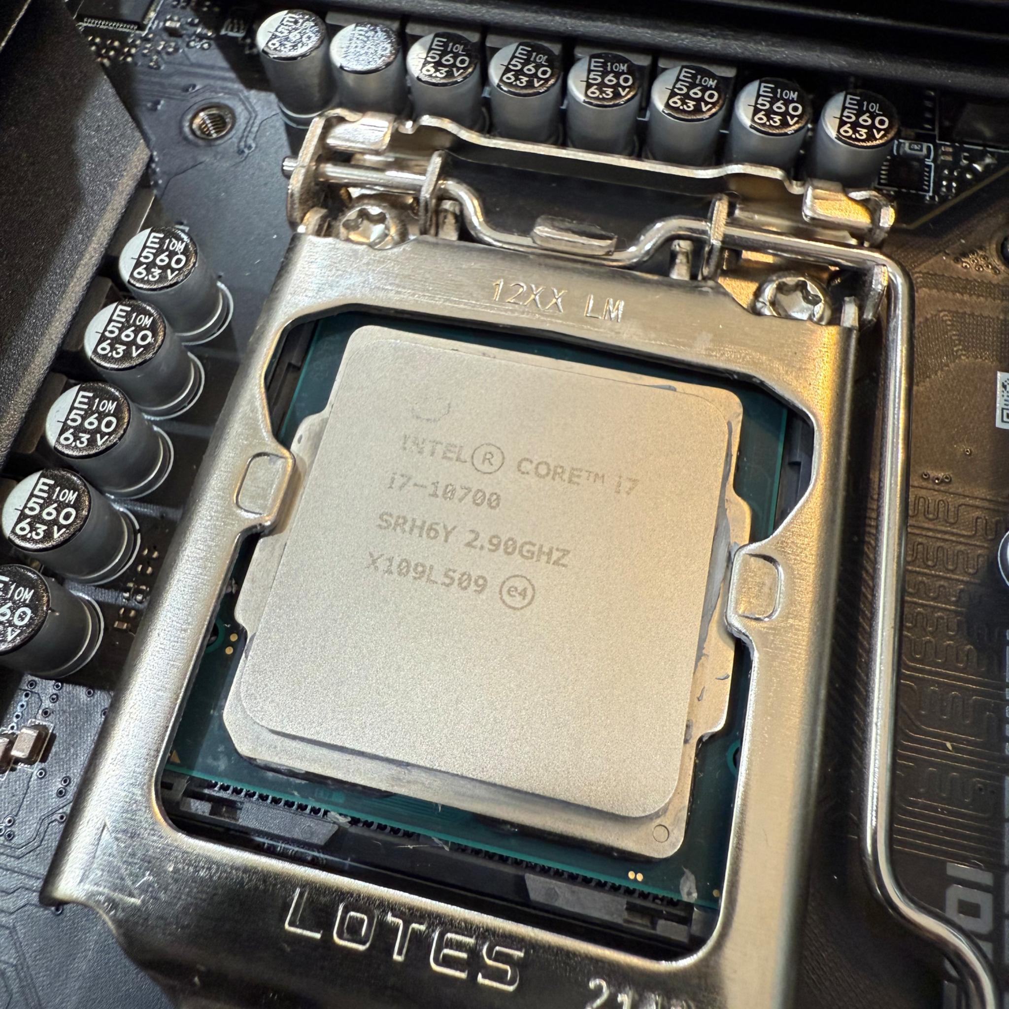 MSI Gaming Edge WiFi~i7 10700 w/ cooler~32GB DDR4 RGB