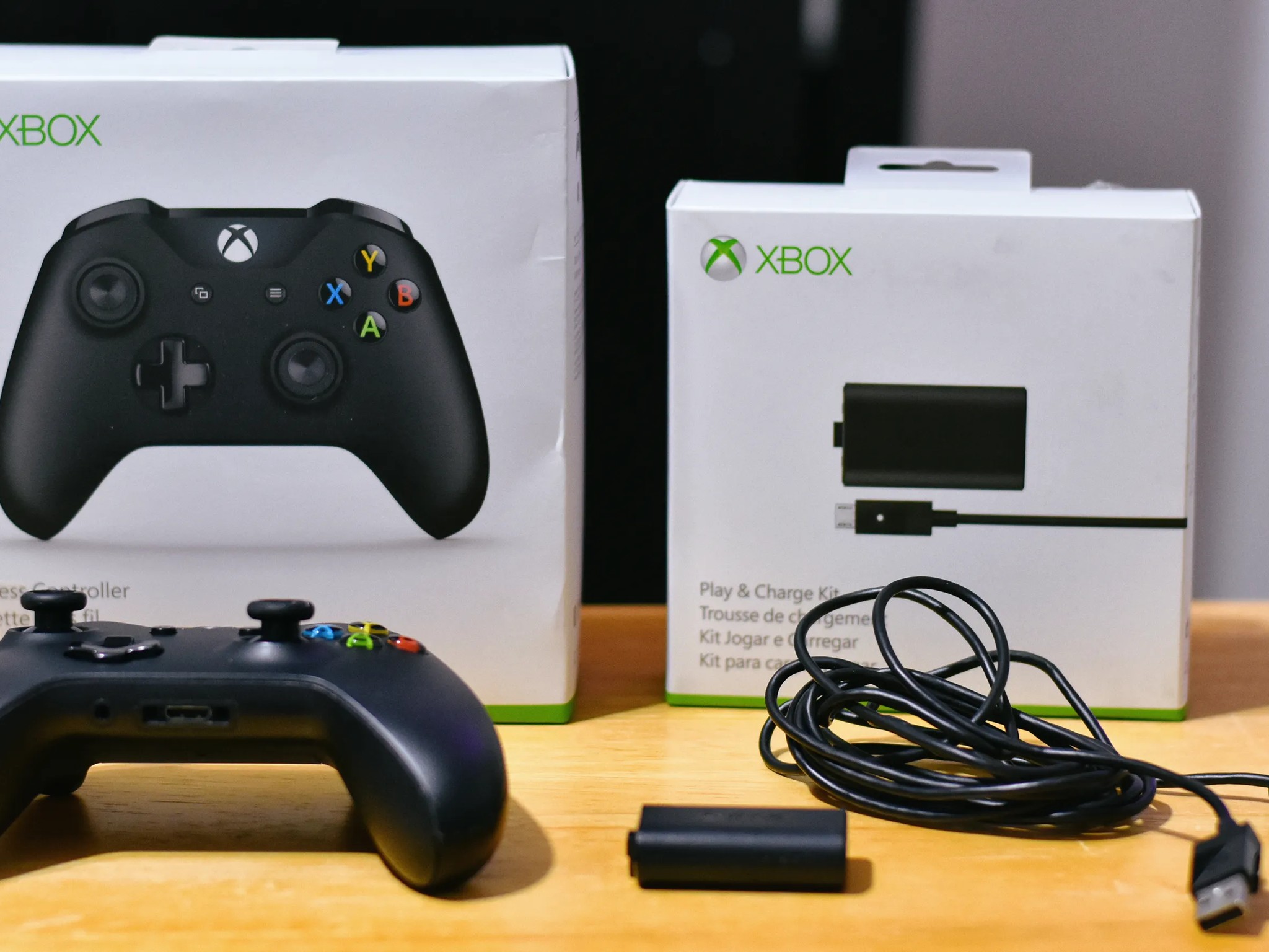 Xbox One Wireless Controller (Model 1708) Comes with Play and Charge Kit (previous model) - Black