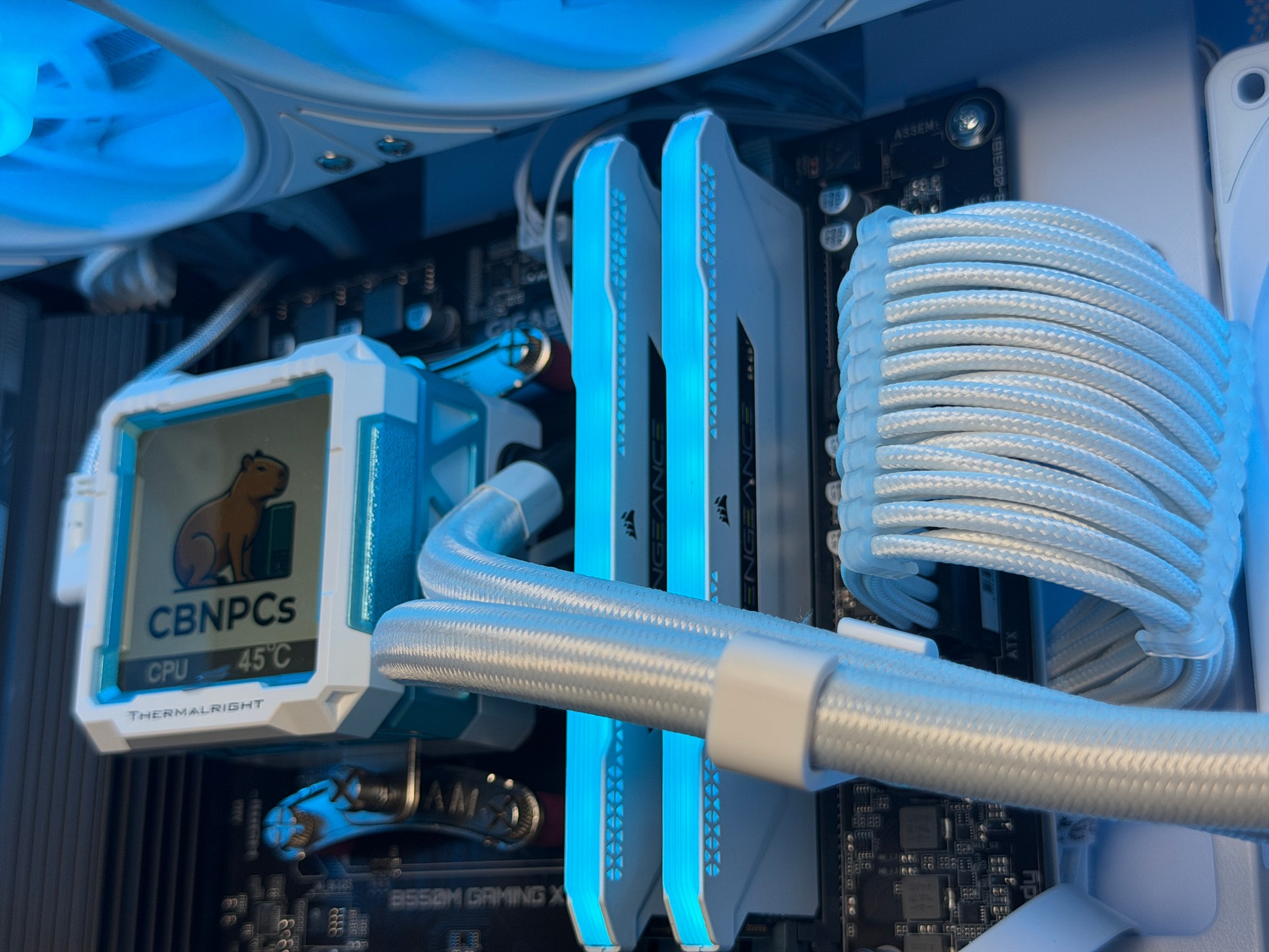 🧊💎 1440p White Gaming PC -  Ryzen 7 5700x / RTX 4070  / 1TB NVME SSD / 32GB Ram / Wifi + Bluetooth