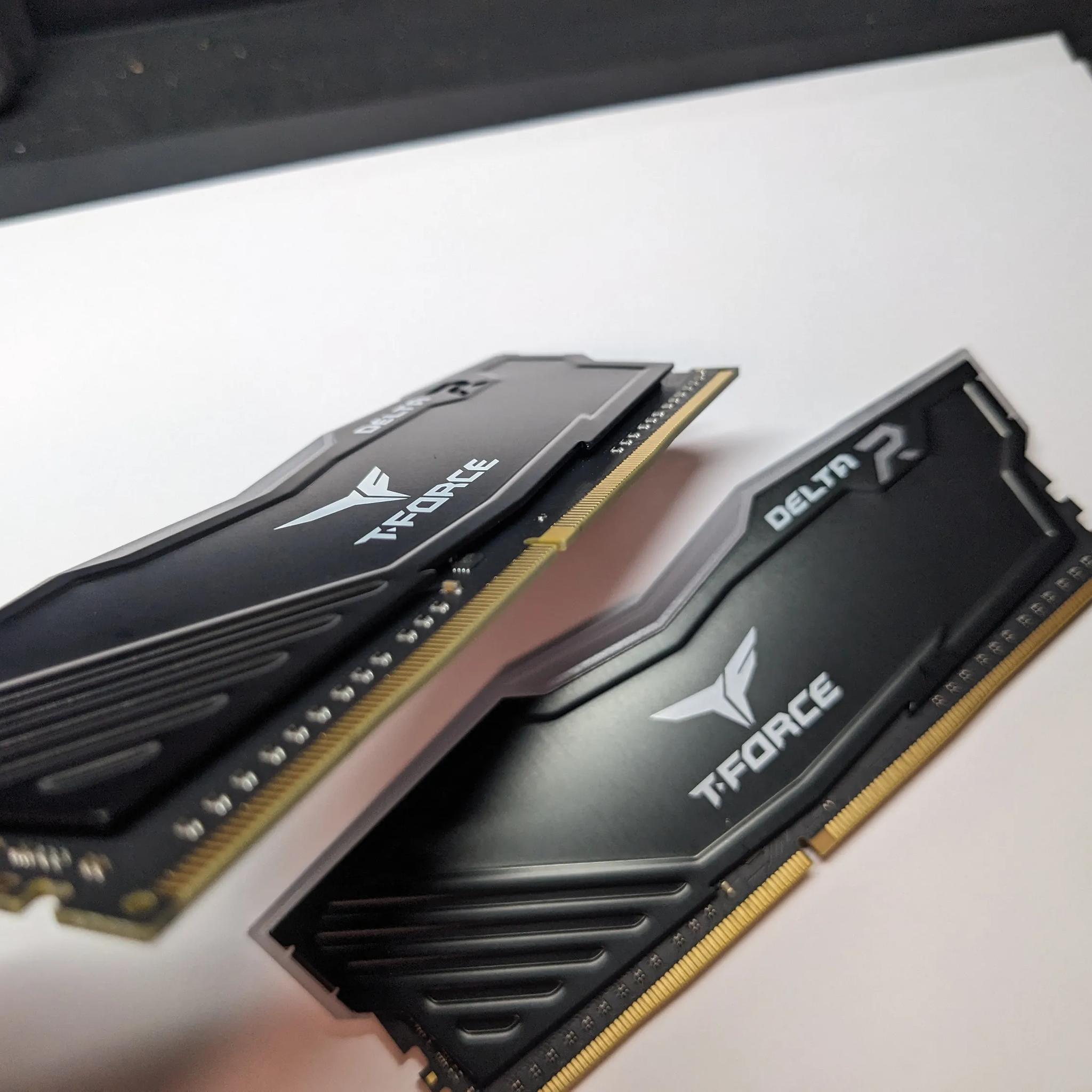 BUNDLE! MSI B660 Tomahawk Wifi DDR4 | RGB DDR4 Ram kit 2x16gb 3200mhz CL16