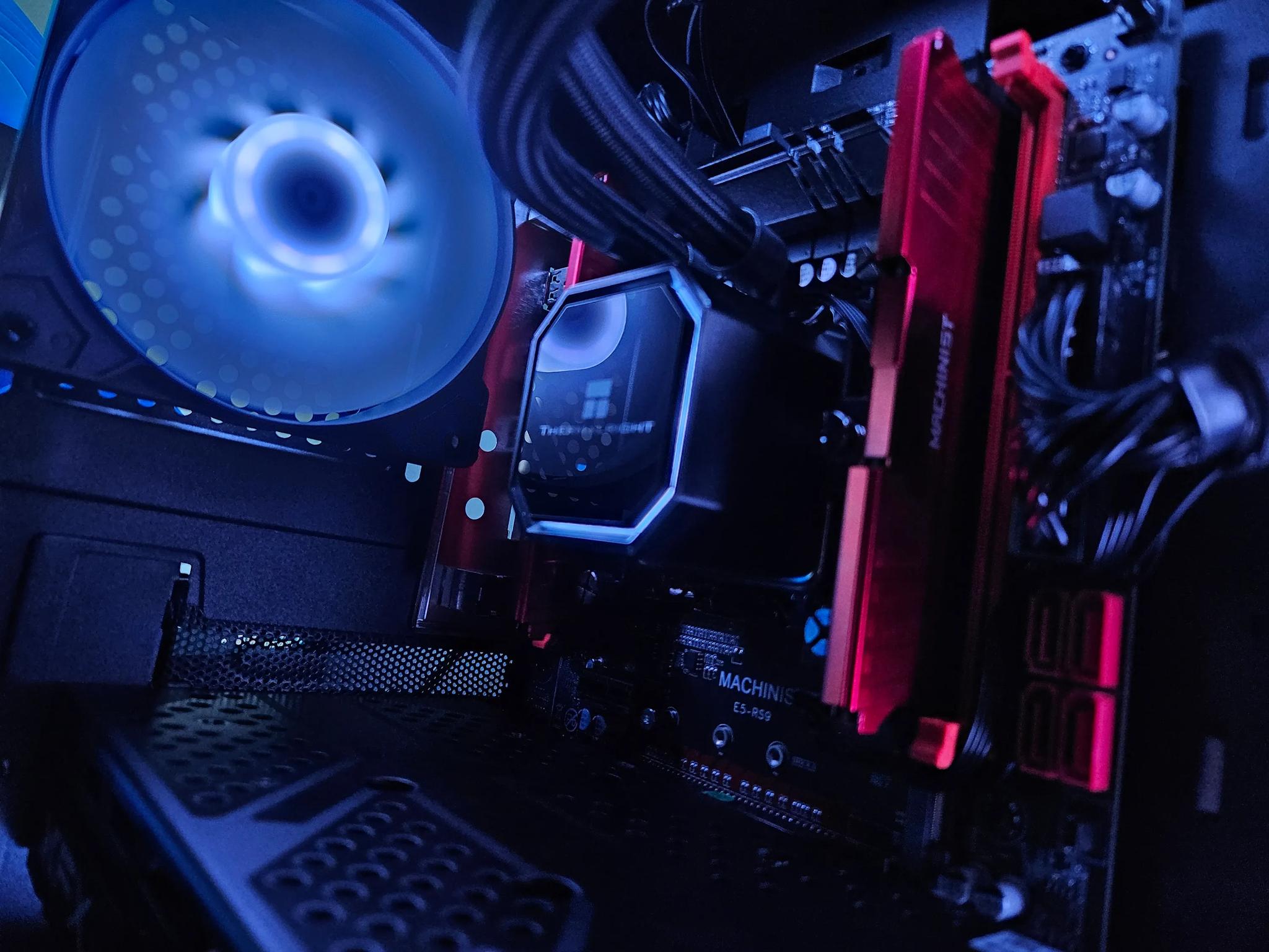 Liquid cooled Budget Beast Intel 10 core / 16GB DDR4 / 1TB SSD / RX580 8GB