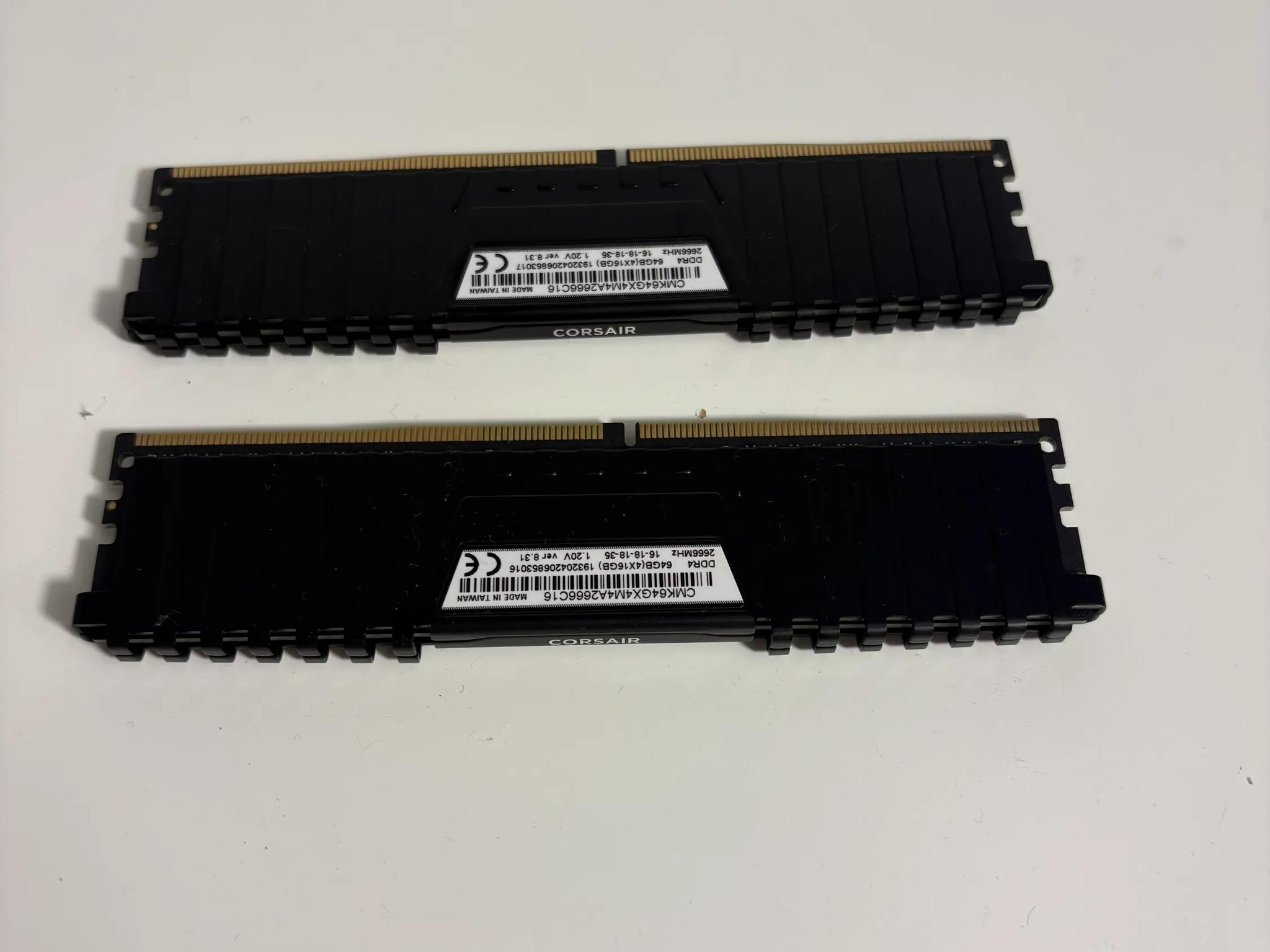 2x16GB Corsair Vengeance DDR4 Memory