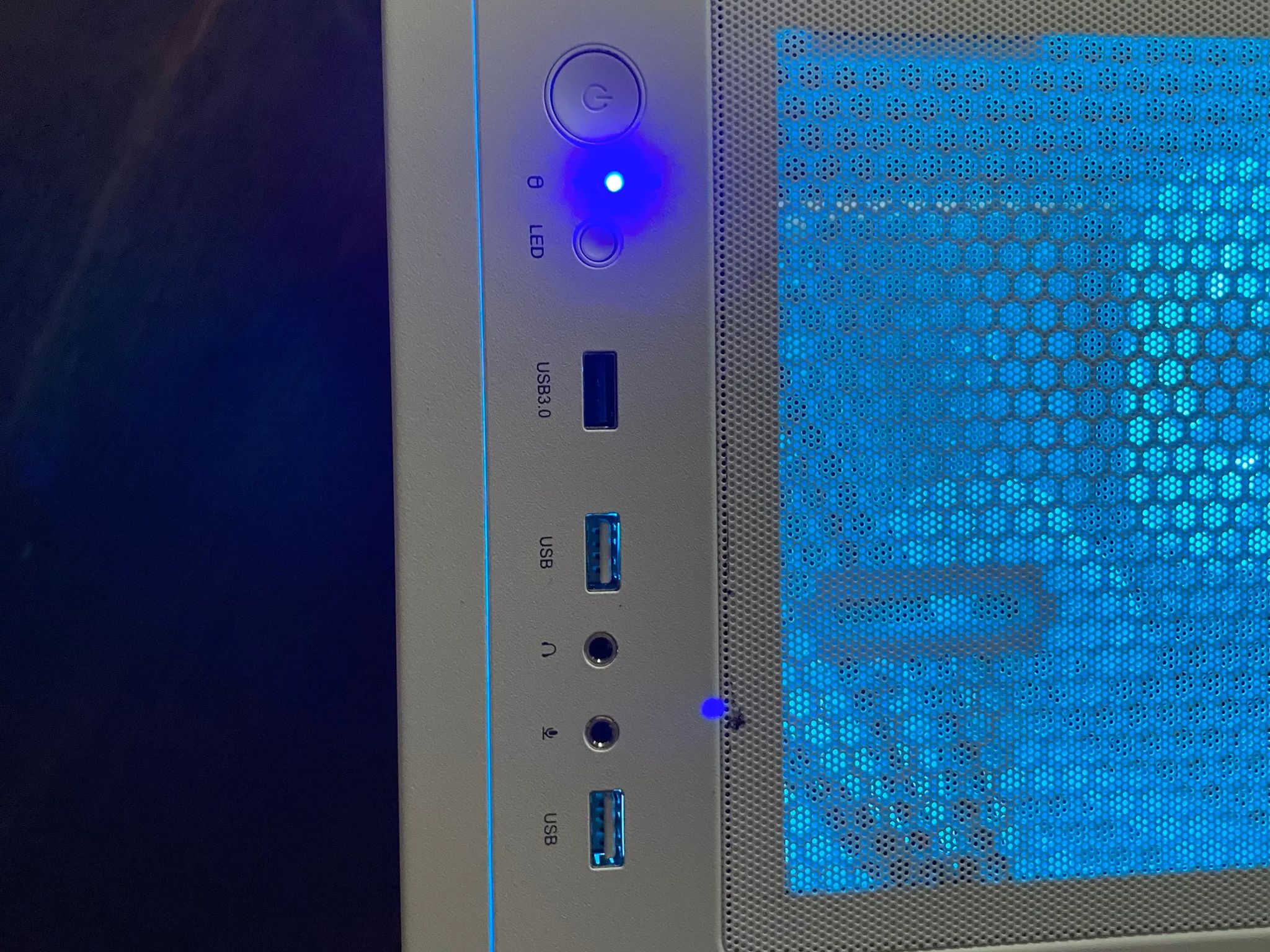 GTX 1070, i5 9600, 16 gb ram, 128gb, ssd, 1 TB Hdd