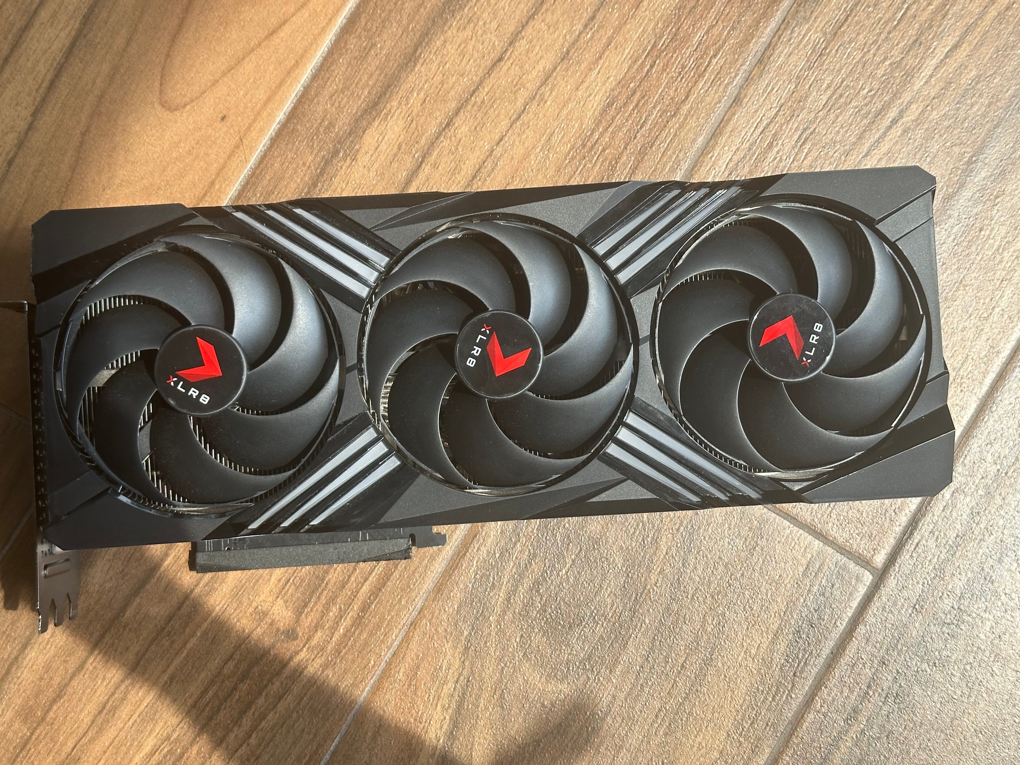 PNY XLR8 Gaming VERTO EPIC-X RGB OC GeForce RTX 4080 SUPER