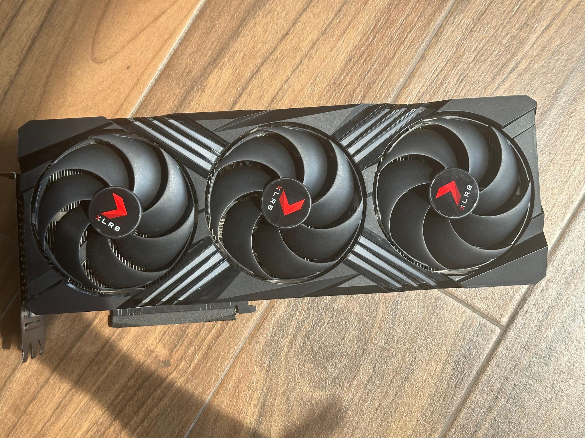 PNY XLR8 Gaming VERTO EPIC-X RGB OC GeForce RTX 4080 SUPER - Image 2