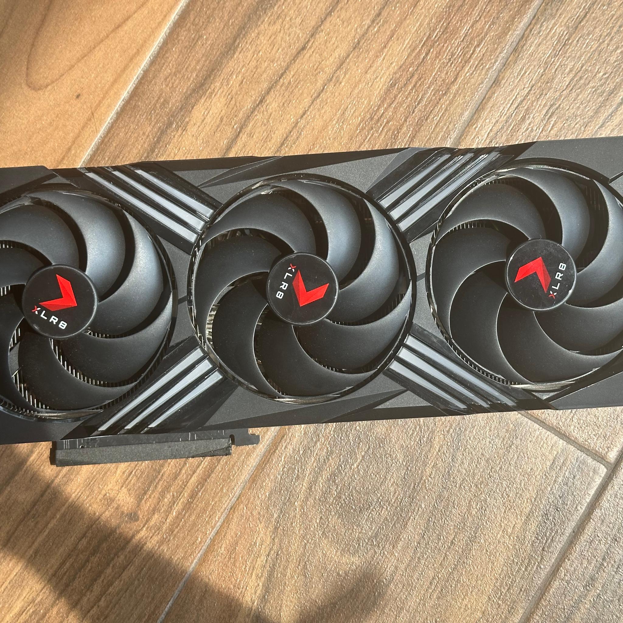PNY XLR8 Gaming VERTO EPIC-X RGB OC GeForce RTX 4080 SUPER