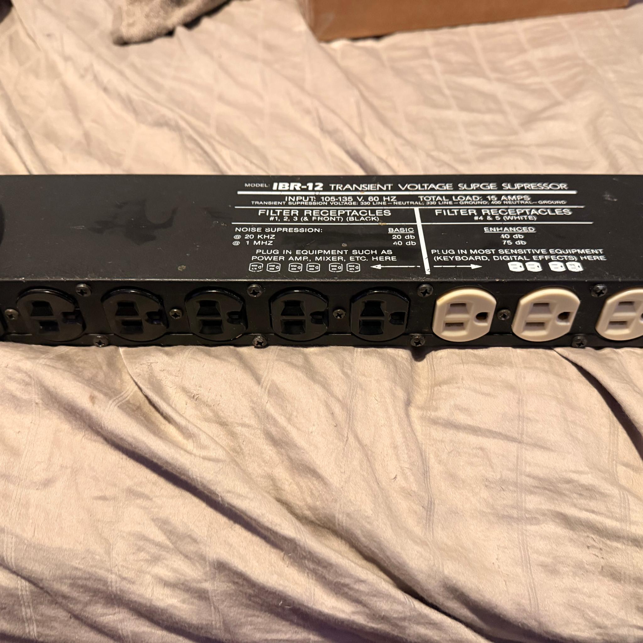 Tripp Lite IVR-2 Isobaric AC spike and line filter Rack/Server power strip