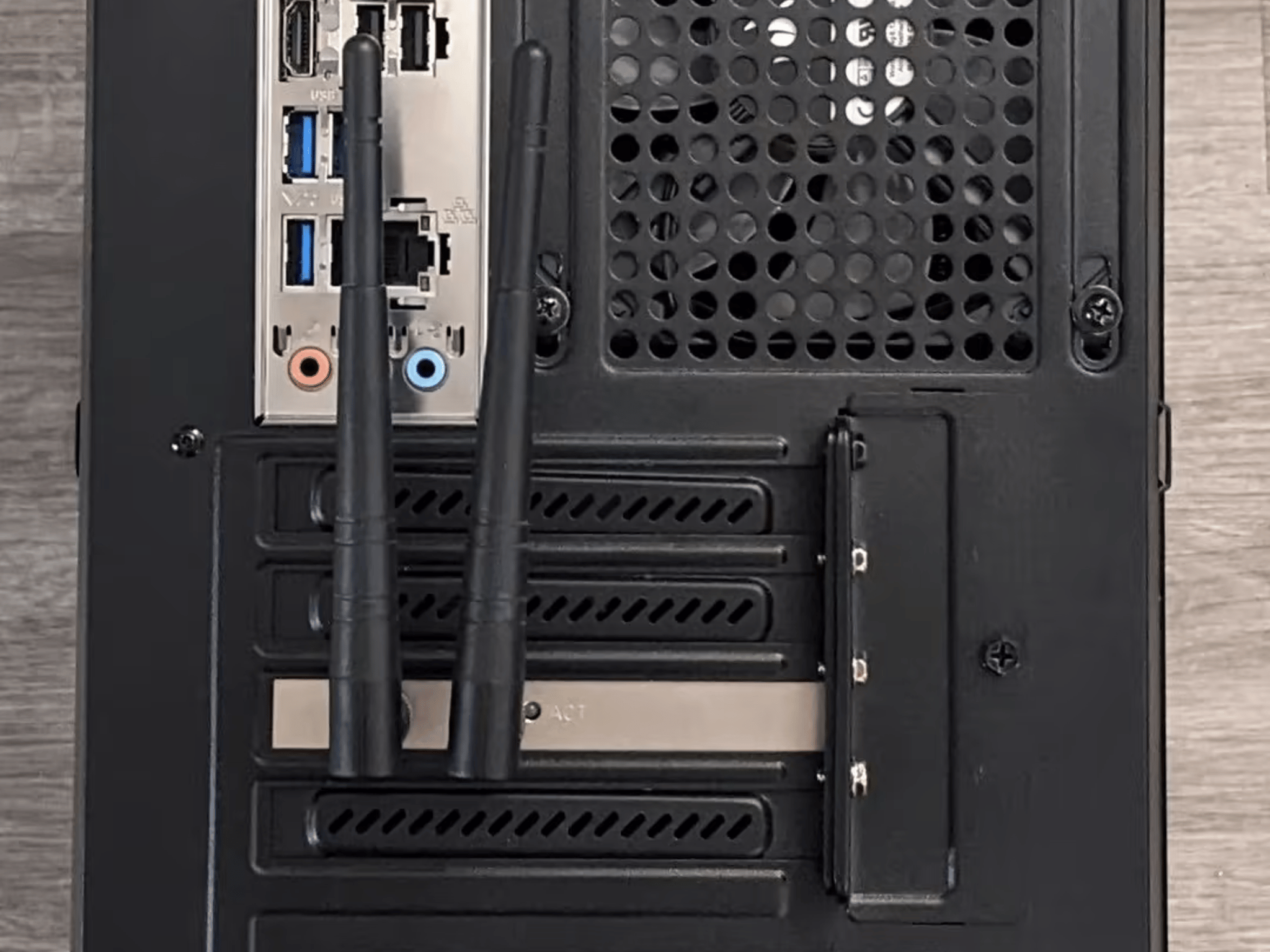 AMD Ryzen 3 3200g light gaming/office PC with Windows 10 and room to grow