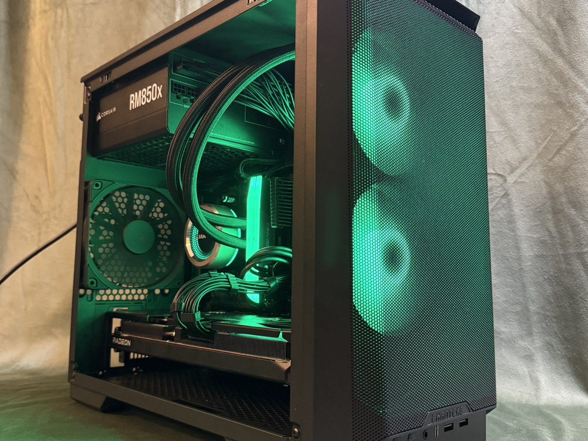 Mighty Midnight AMD 9700X - PowerColor Radeon RX 9070 Hellhound - BEAST 1440P & 4K Game Destroyer