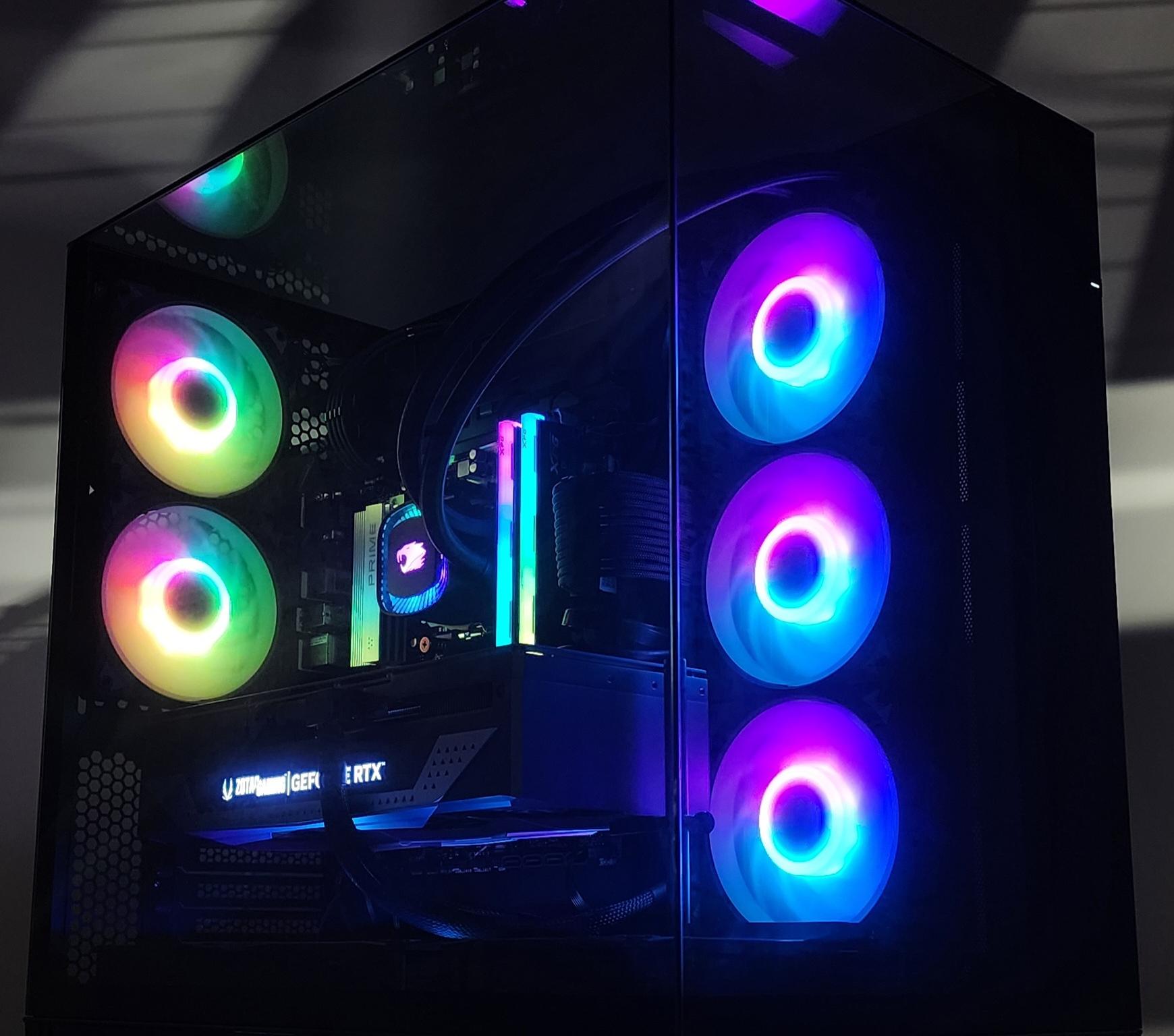 Gaming PC Ryzen 7 9700X 32GB RAM 1TB SSD RTX 4070 Ti SUPER 16GB Win11 Computer