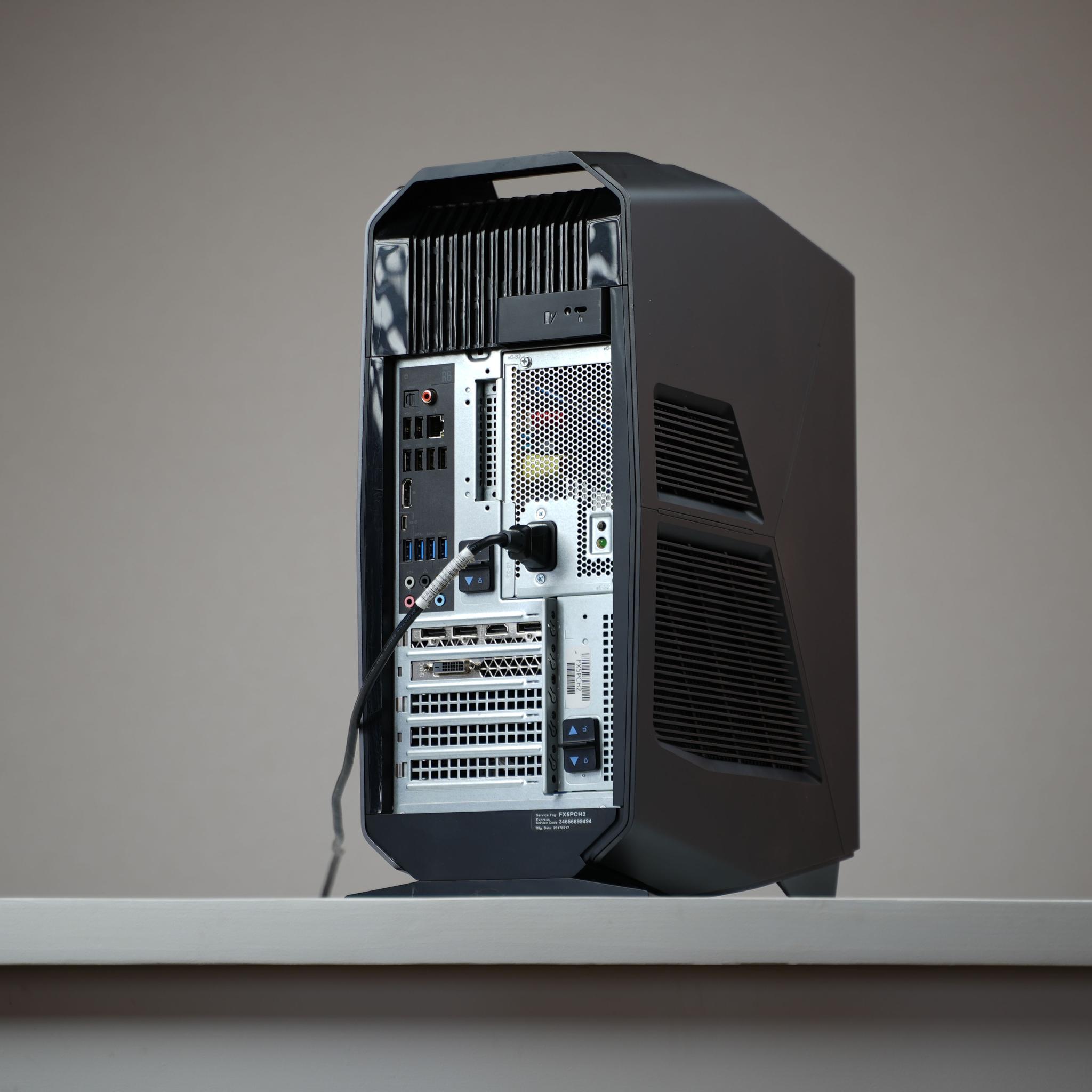 “Alienform 4” GTX 1070 Intel Core i7 7700 16GB .9TB Windows 11 Gaming PC Powerhouse