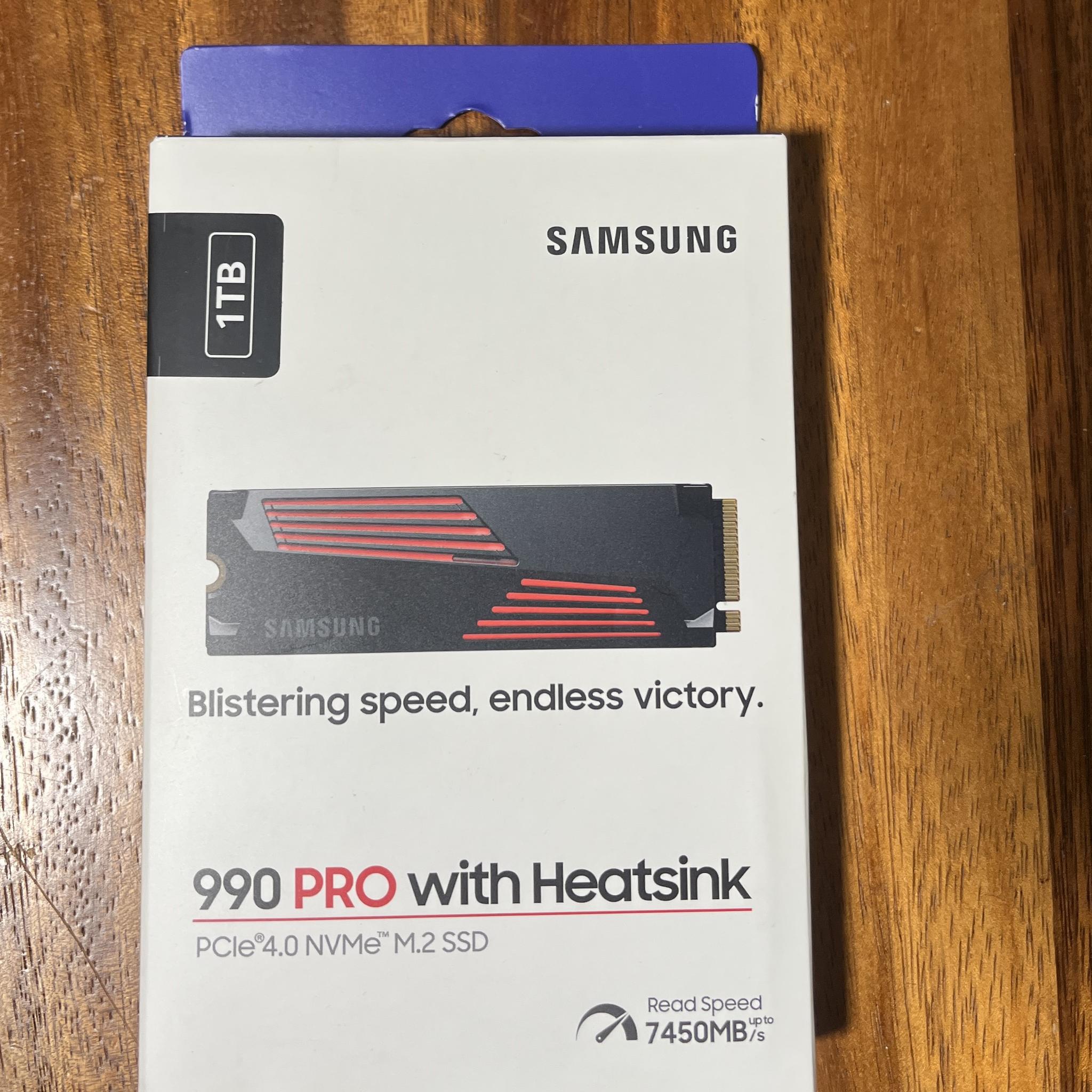 SAMSUNG SSD 990 PRO + Heatsink 1TB PCIe 4.0 NVMe M.2 PC/PS5 Internal MZ-V9P1T0GW