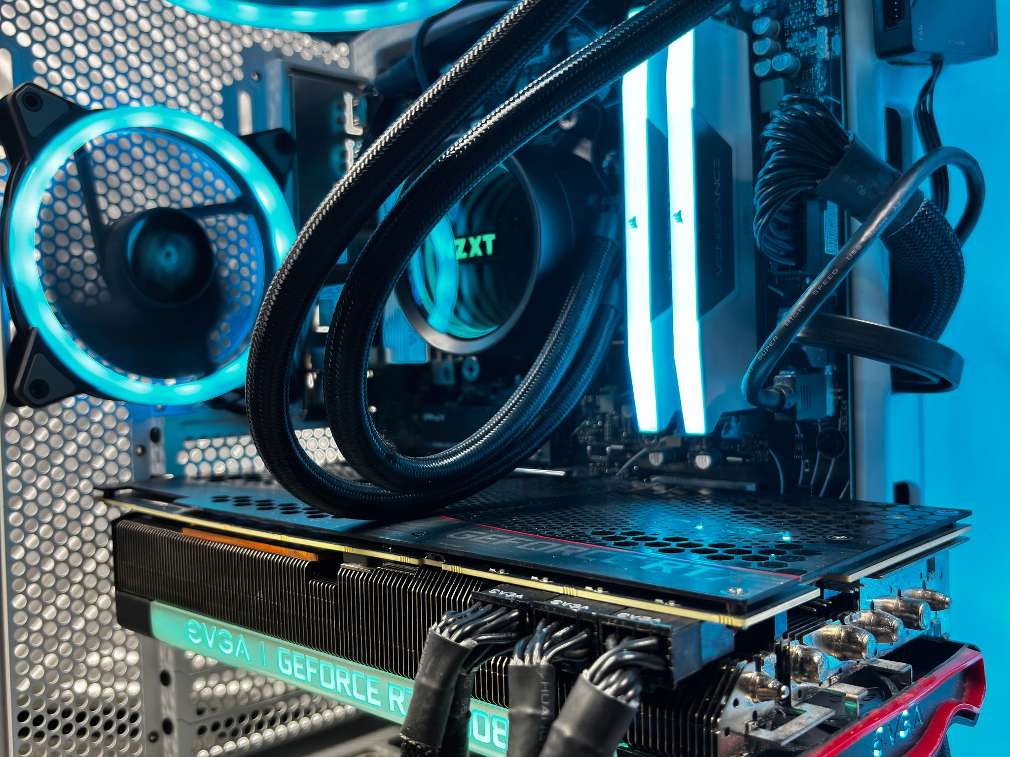 White RGB Gaming PC | RTX 3080 FTW3 Ultra | Ryzen 5 7600 | 32GB DDR5 | NZXT H6 Flow