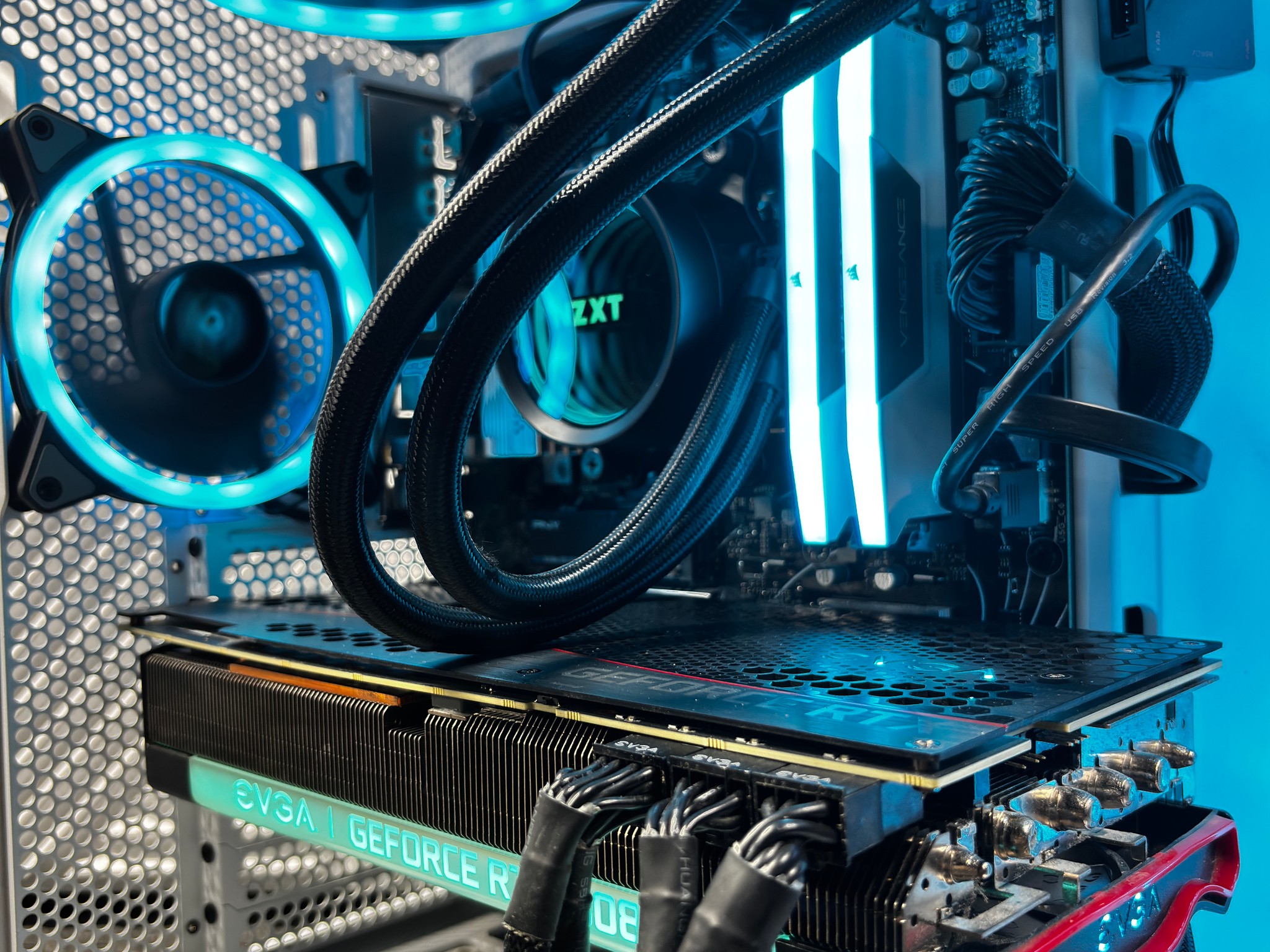 White RGB Gaming PC | RTX 3080 FTW3 Ultra | Ryzen 5 7600 | 32GB DDR5 | NZXT H6 Flow