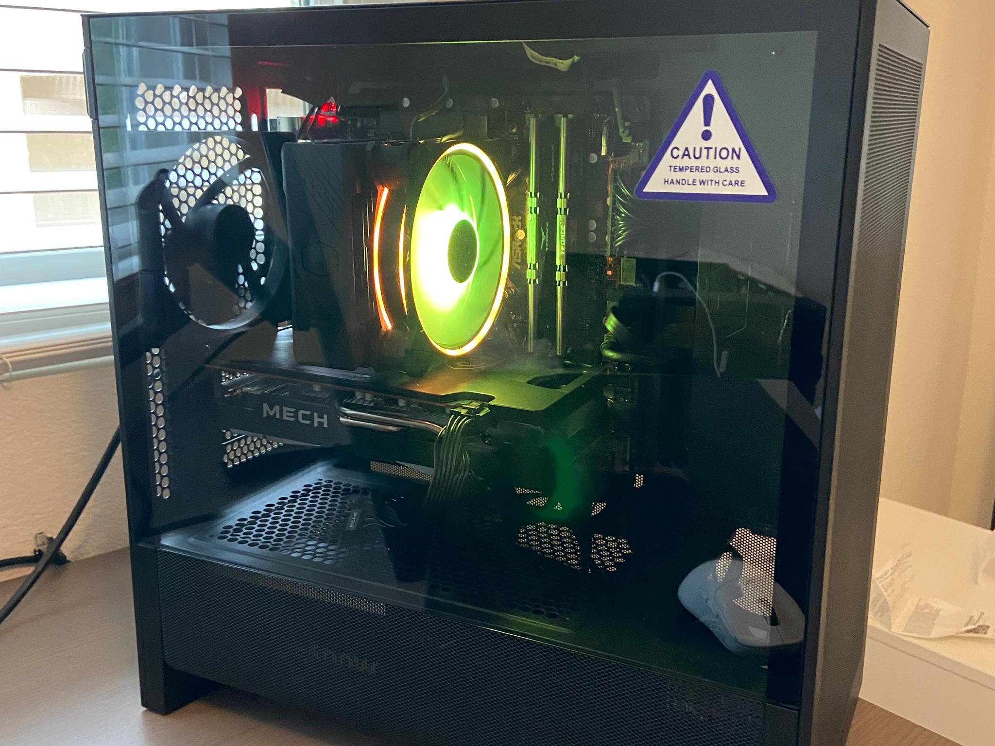 RX 6600, I3 12100f, 16gb ram, 620gb SSD, Gaming PC