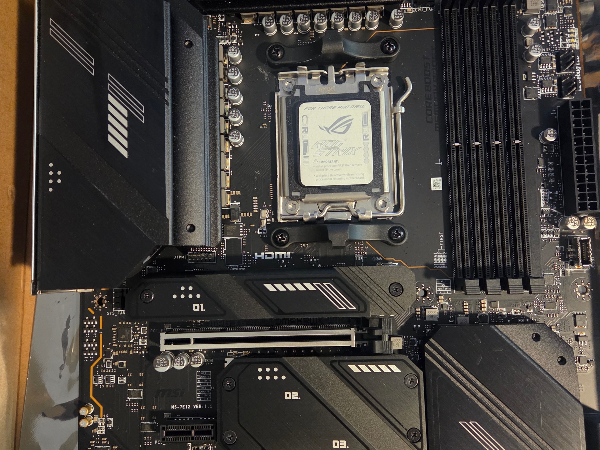 MSI MAG X670E TOMAHAWK WIFI