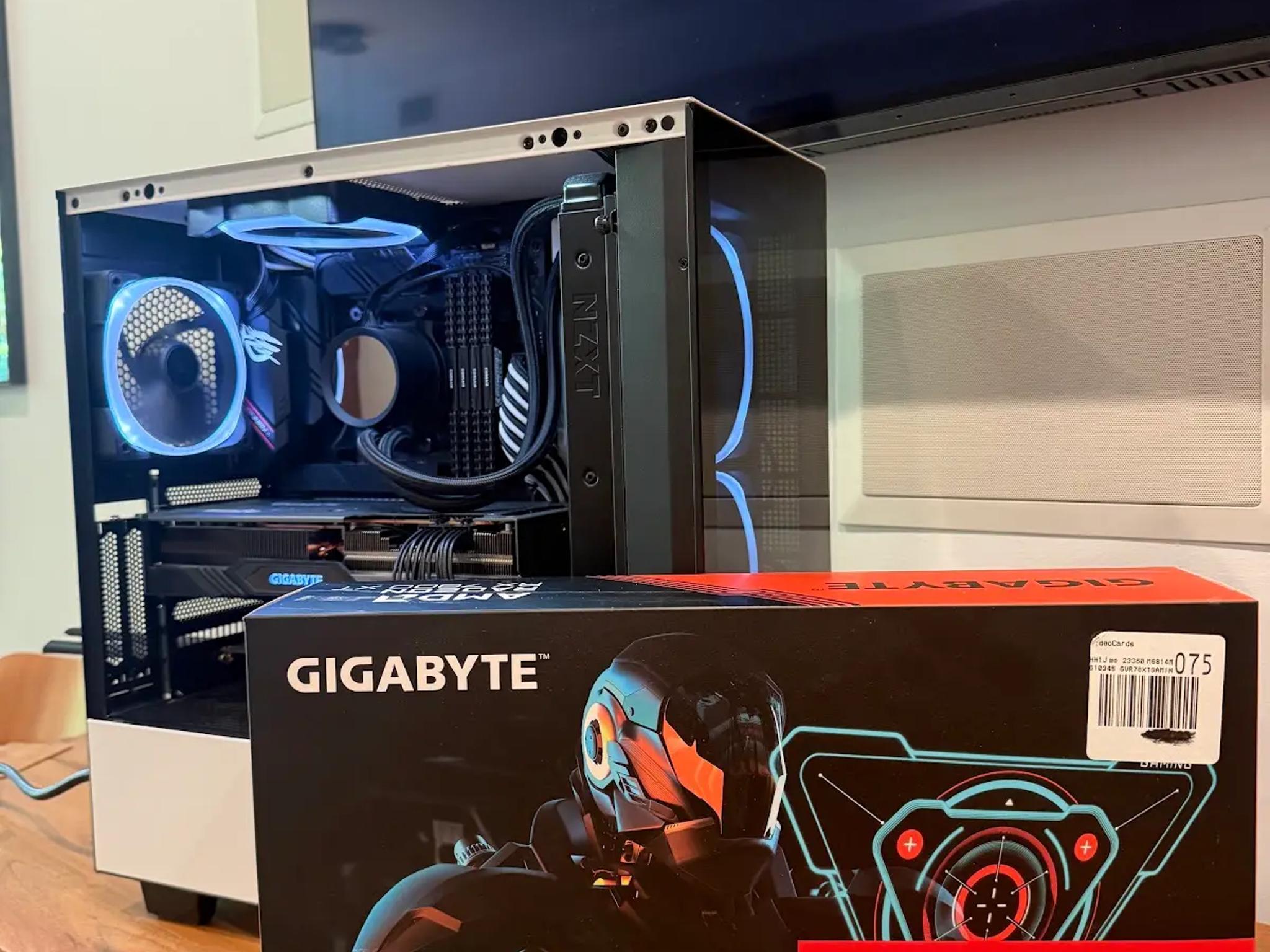 AMD RX 7800 XT Ryzen 7 5700X Custom Gaming PC