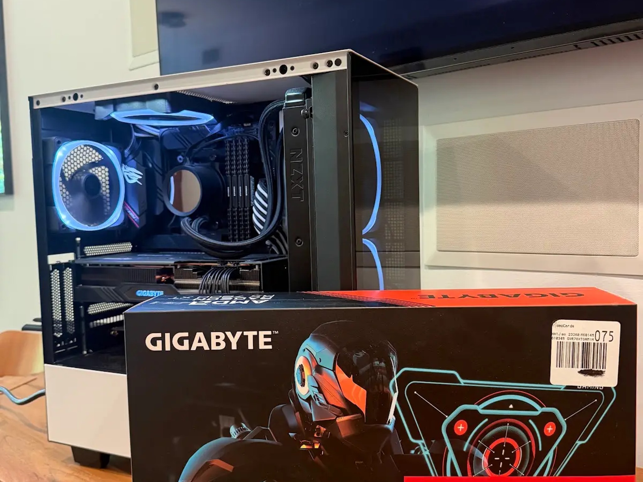 AMD RX 7800 XT Ryzen 7 5700X Custom Gaming PC